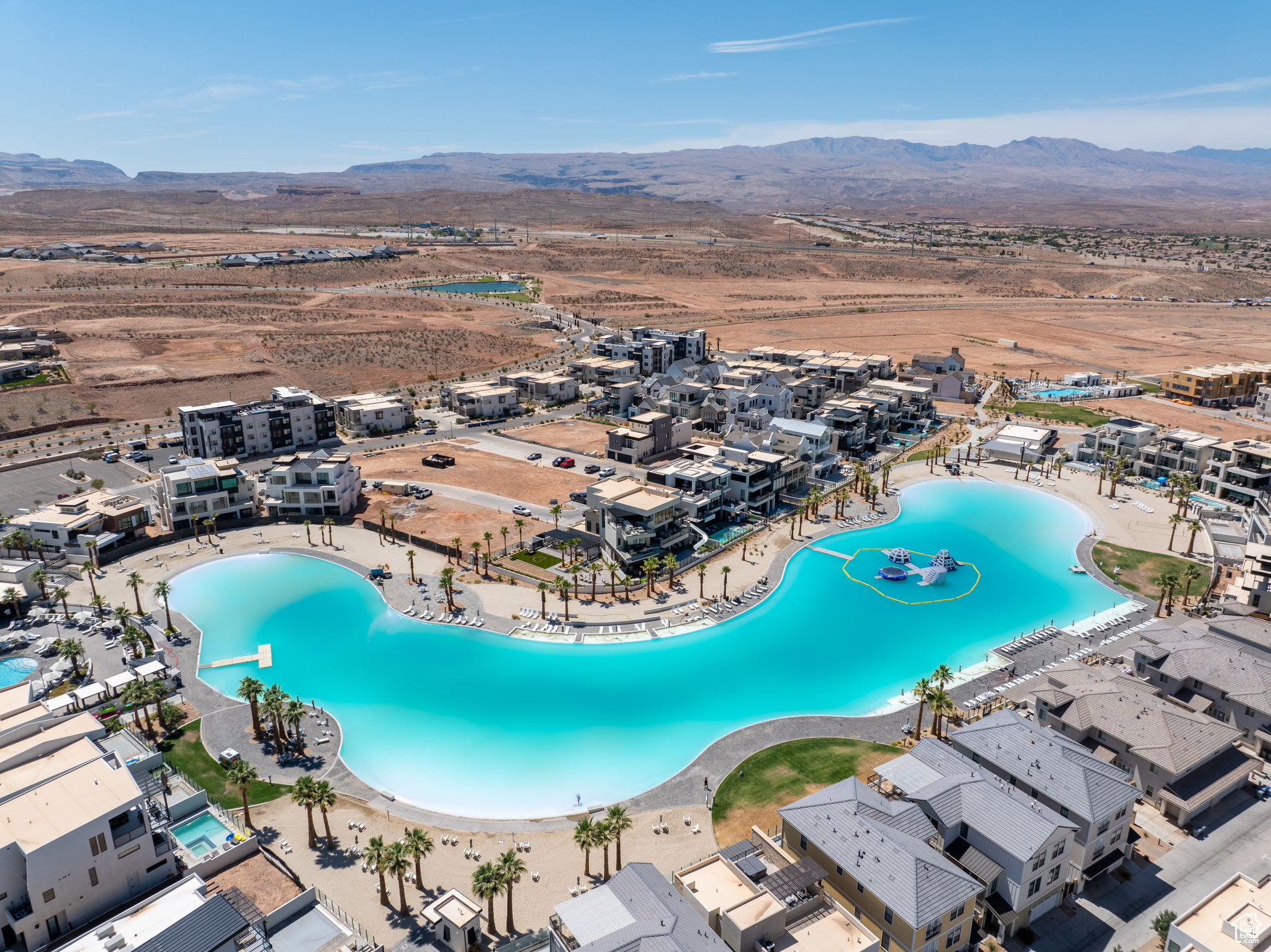 DESERT COLOR SKYLINE CONDOMINIUMS - Residential