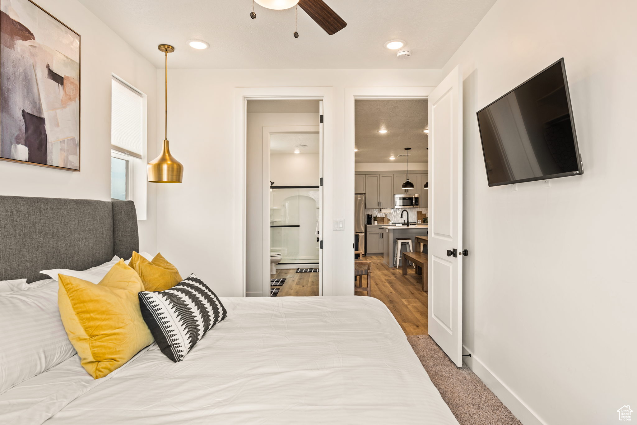 DESERT COLOR SKYLINE CONDOMINIUMS - Residential
