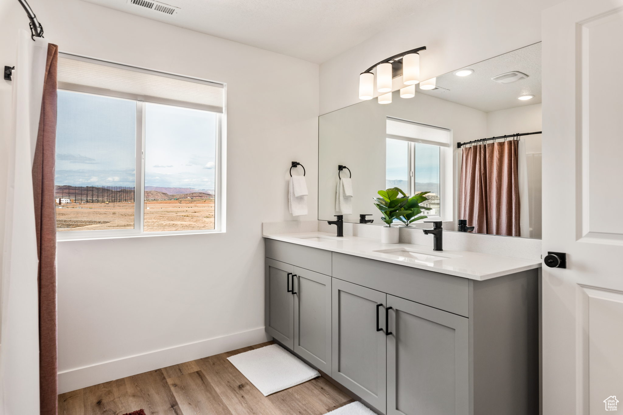 DESERT COLOR SKYLINE CONDOMINIUMS - Residential