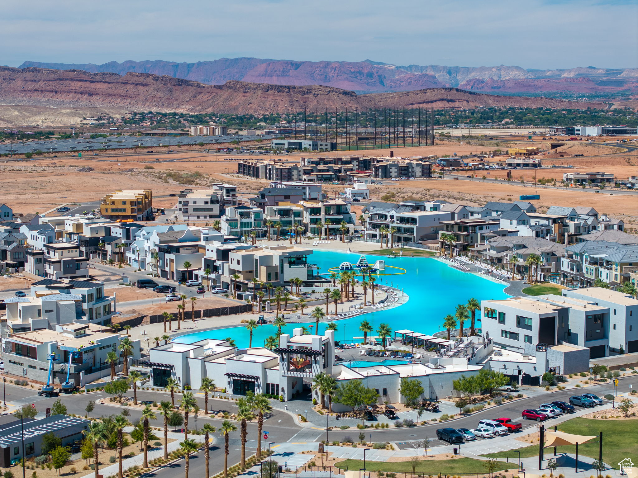 DESERT COLOR SKYLINE CONDOMINIUMS - Residential