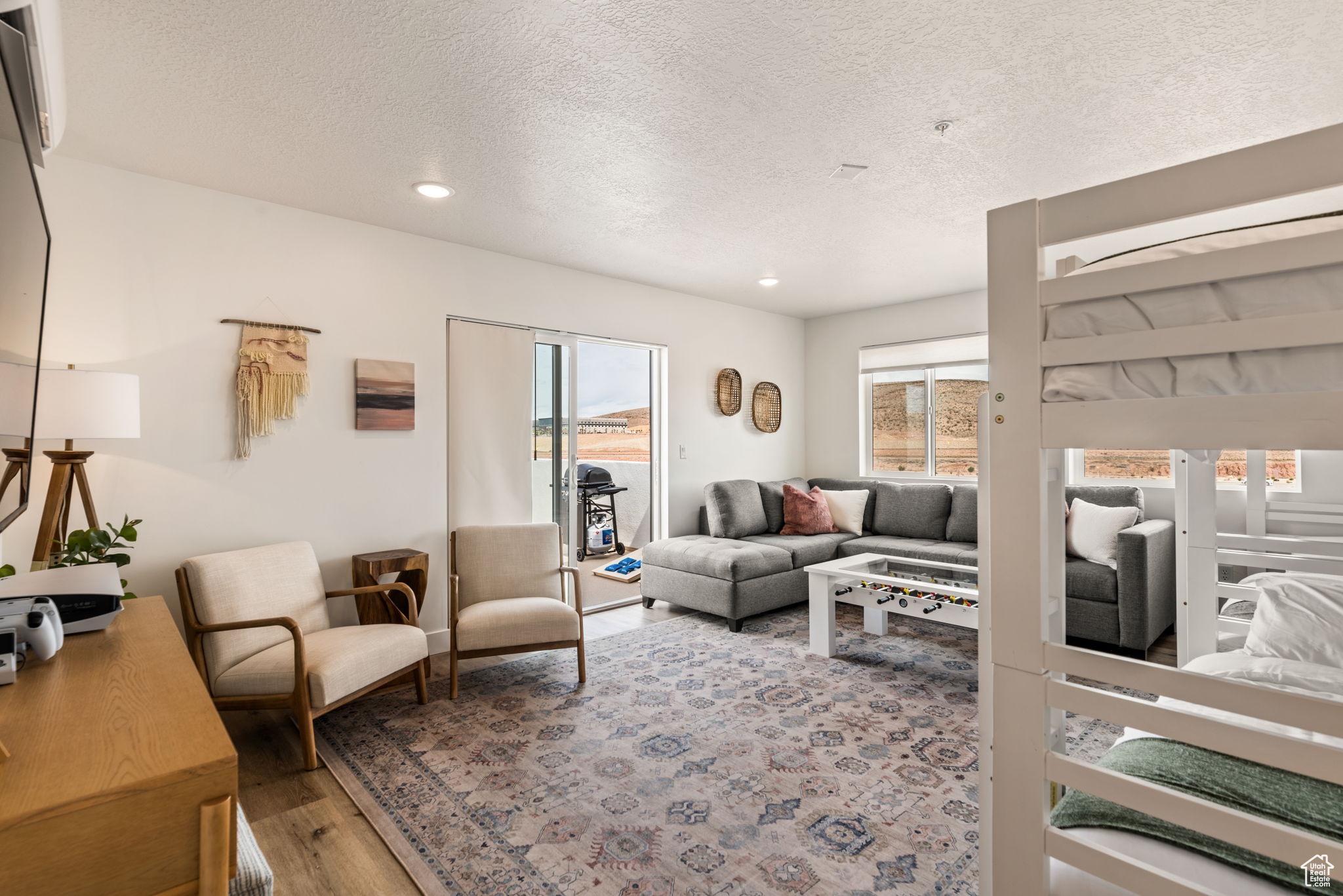 DESERT COLOR SKYLINE CONDOMINIUMS - Residential