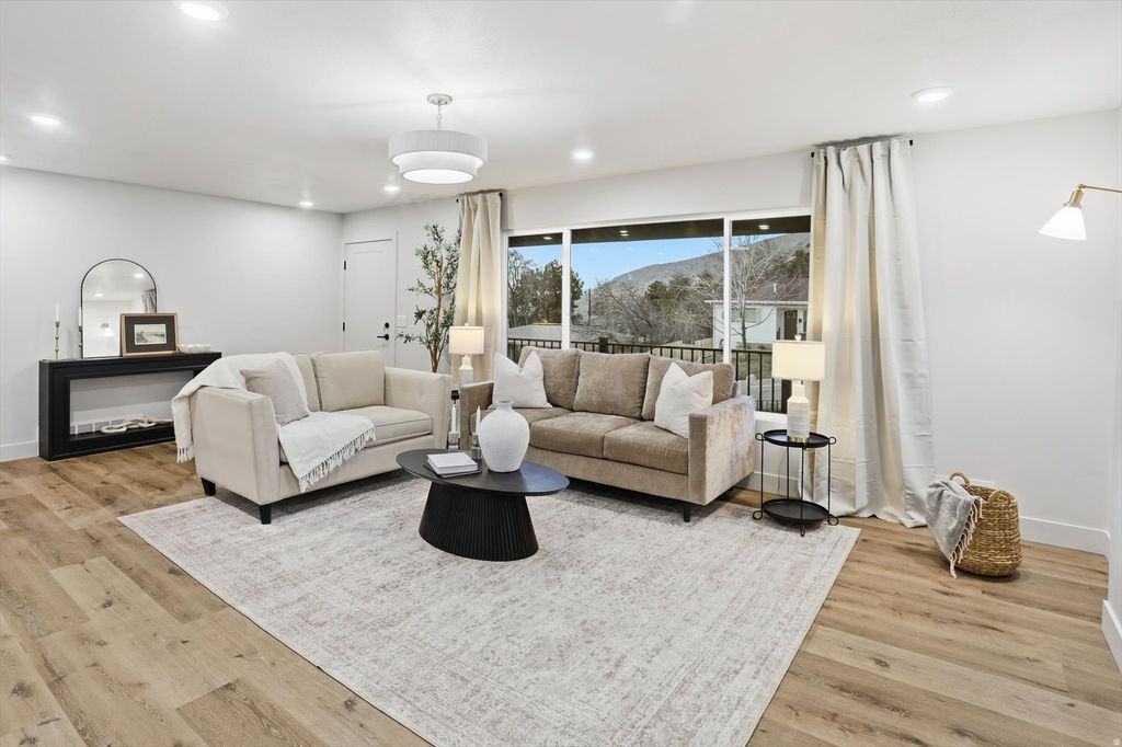 Photo of 3640 E PALISADE DR S, Salt Lake City, UT 84109 (MLS # 2133996)