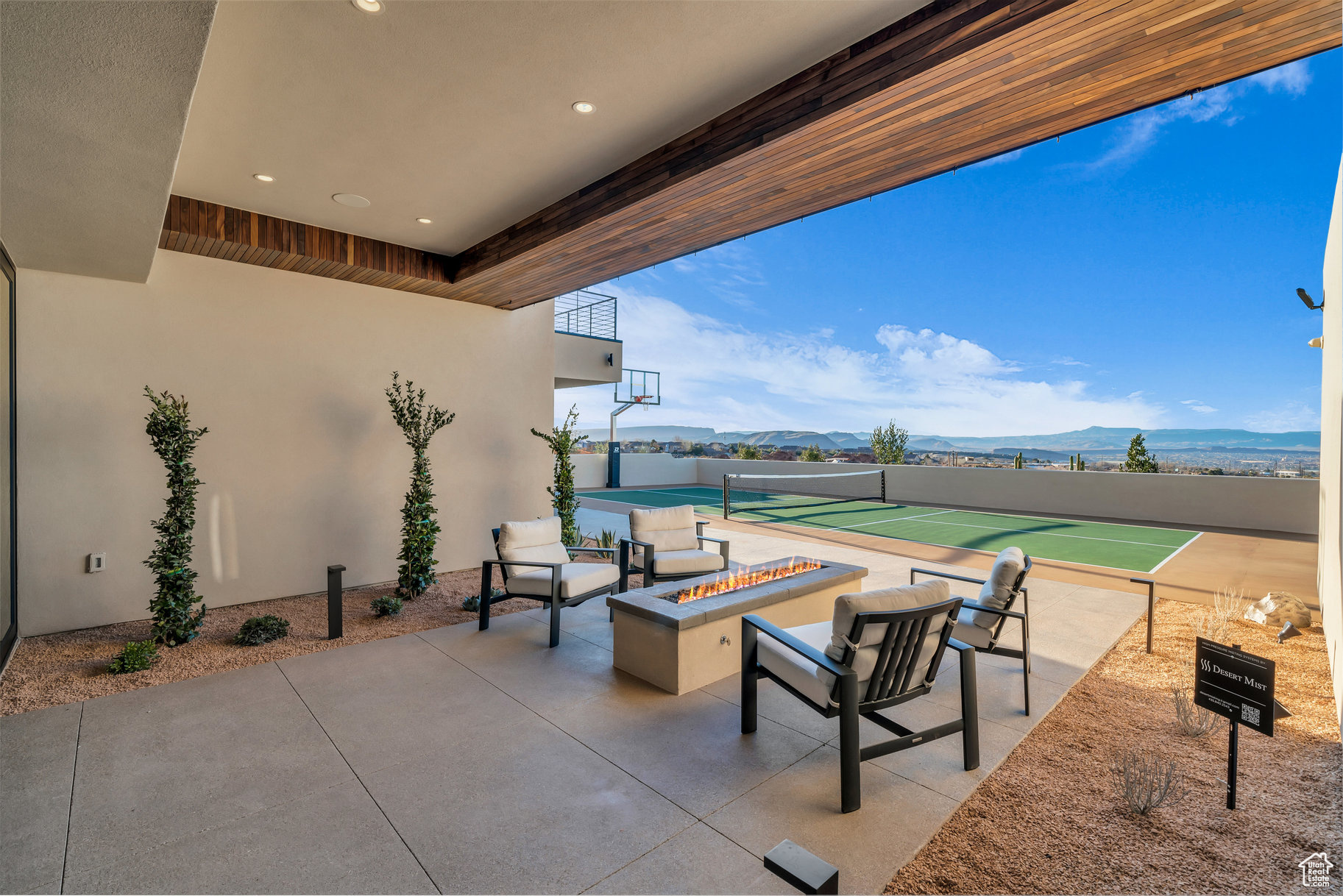 SOLENTE VILLAGE - Residential