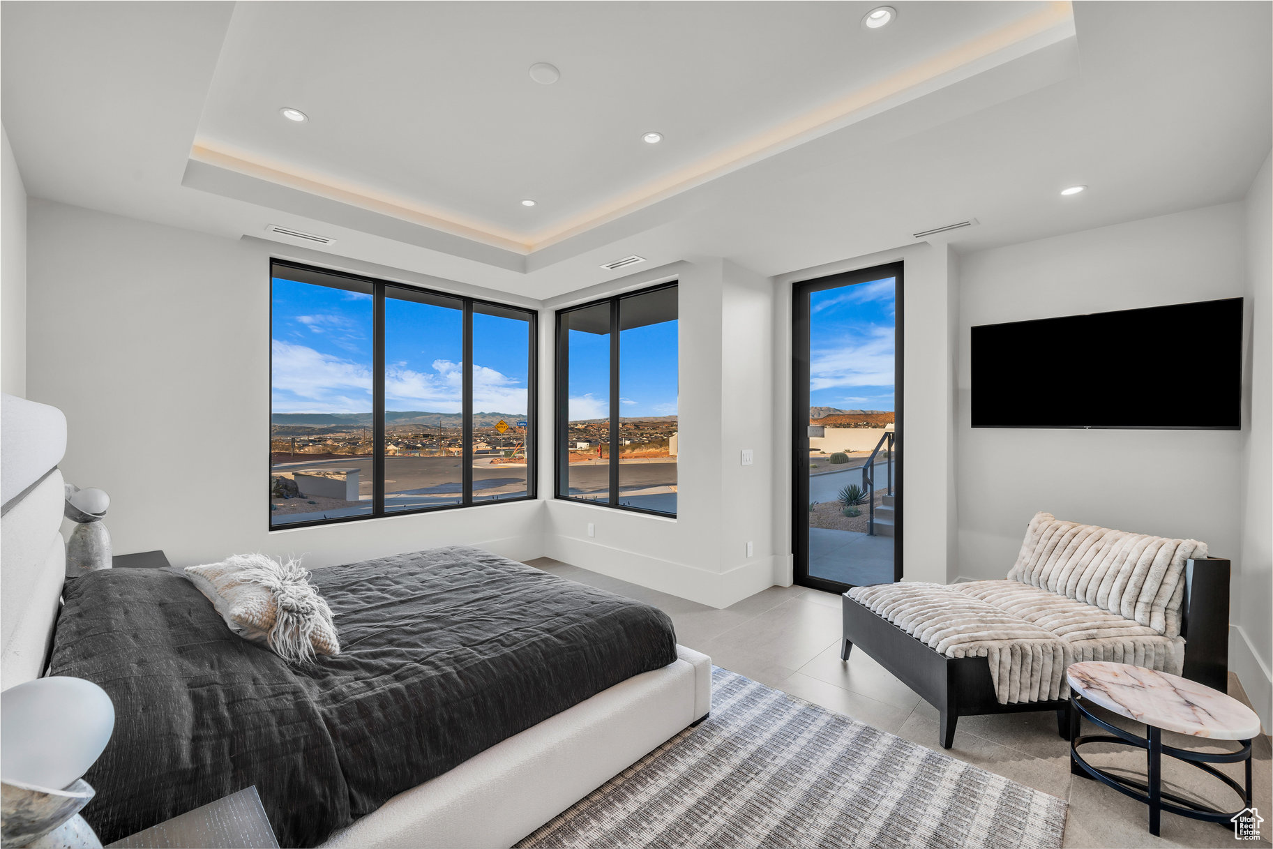 SOLENTE VILLAGE - Residential