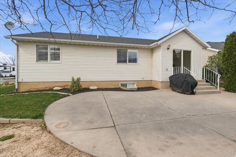 Tiny photo for 456 E 2650 N, North Logan, UT 84341 (MLS # 2146903)