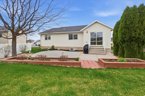 Tiny photo for 456 E 2650 N, North Logan, UT 84341 (MLS # 2146903)