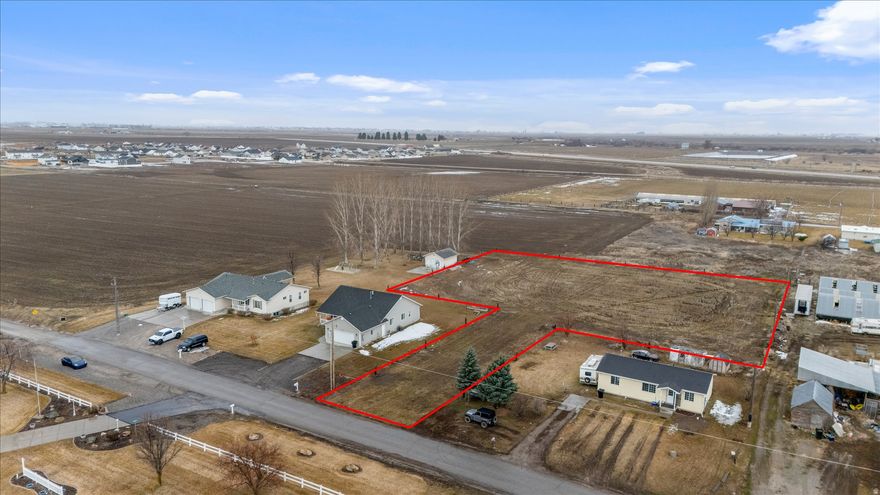 Prime 1.29 Acre lot-multi Family or Single Family use. According to Franklin City zoning ordinance Chapter 10, the property may qualify for "intra-block development", offering the potential to build up to 4 dwellings through the conditional use process. **Buyer to verify all details with Franklin City. Don't miss this chance to invest in a versatile property with incredible potential.