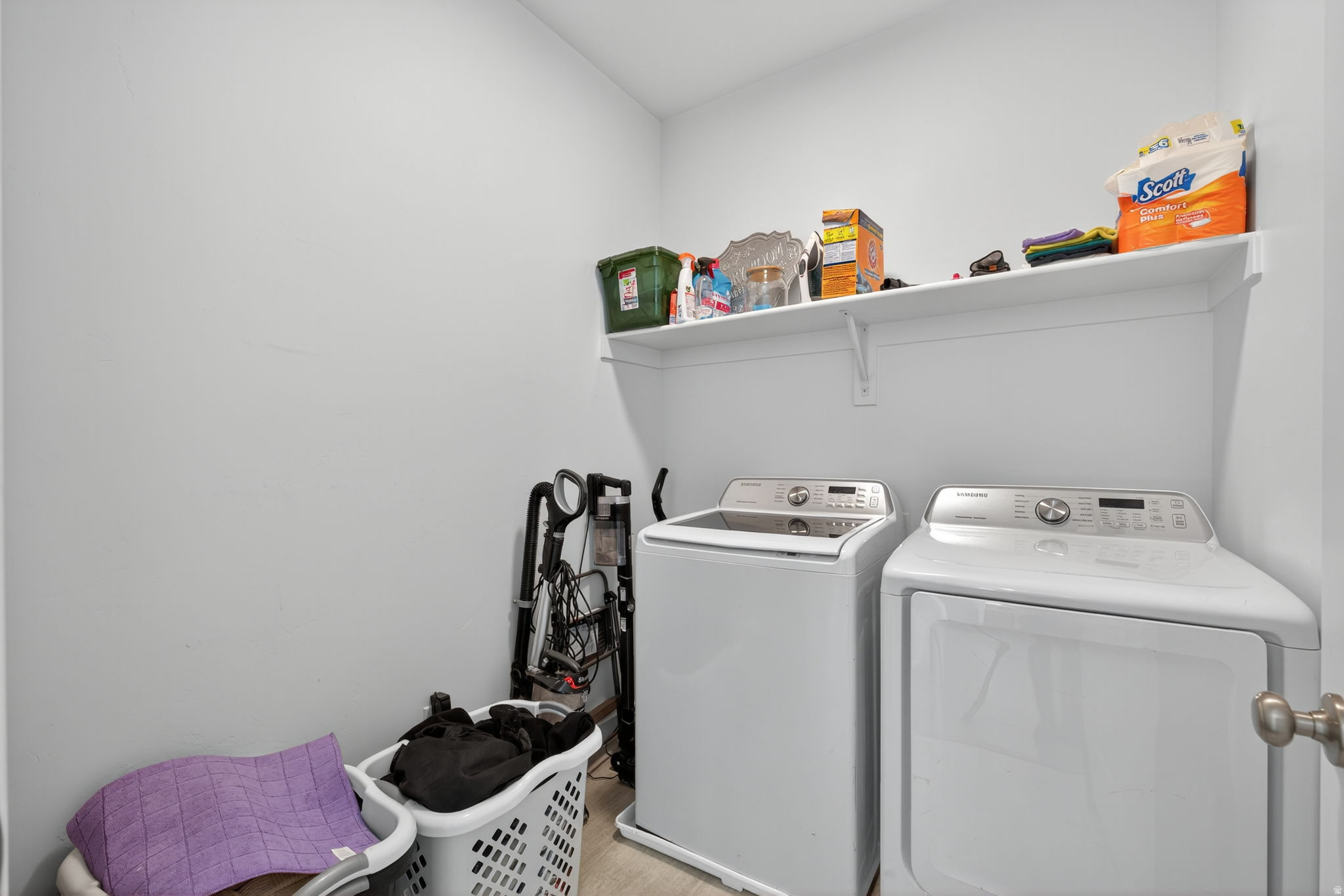 HIDDEN OAKS - Residential