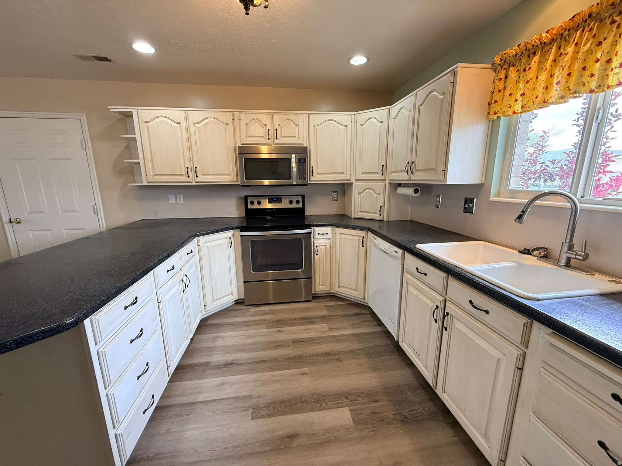 SHADY GROVE PHASE 1 - Residential