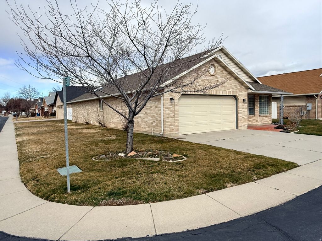 Photo of 748 W 4075 S, Riverdale, UT 84405 (MLS # 2137755)