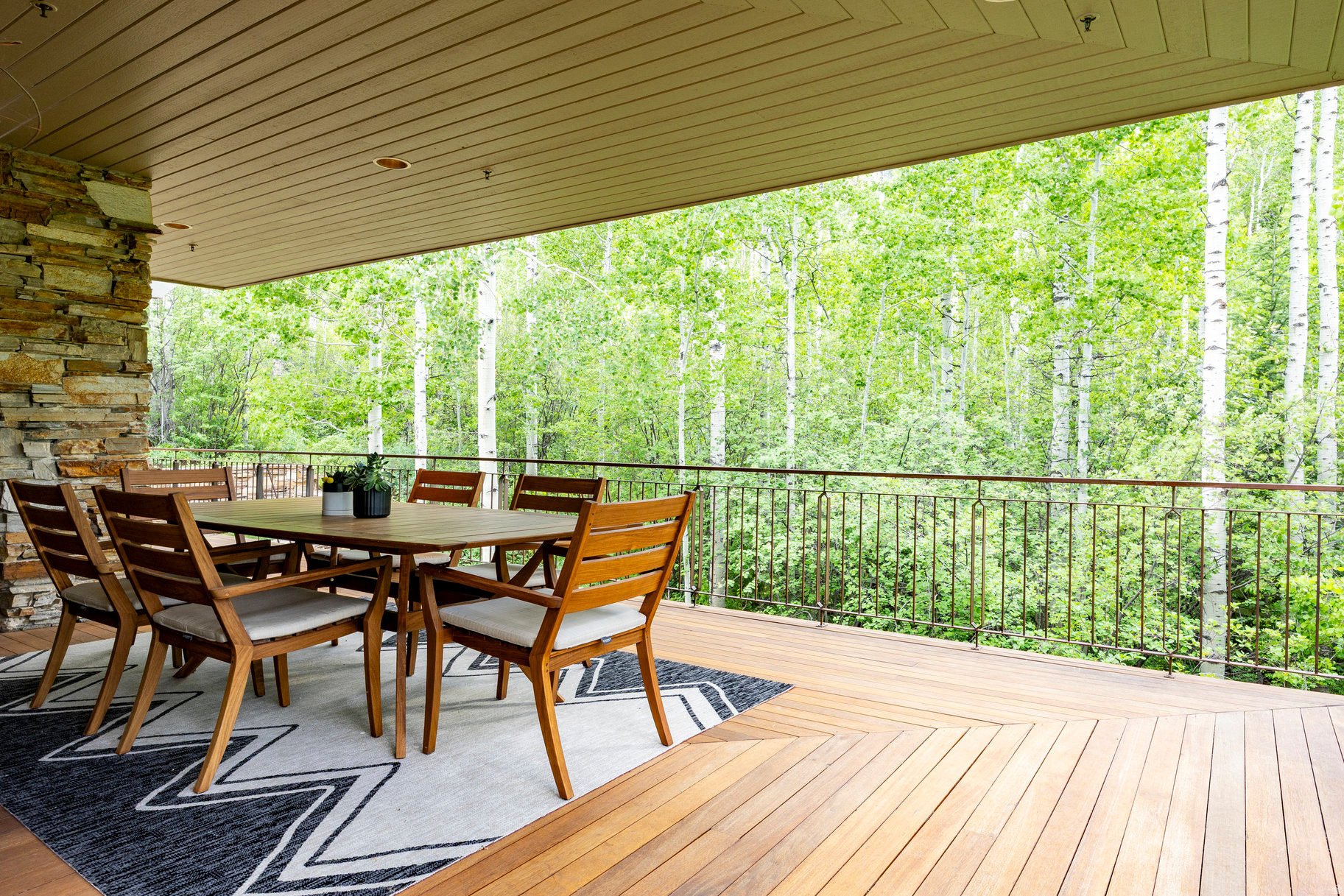 ASPEN SPRINGS RANCH - Residential