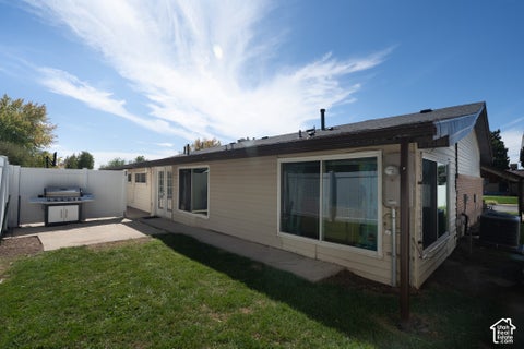 Tiny photo for 235 S 900 E, Kaysville, UT 84037 (MLS # 2186899)