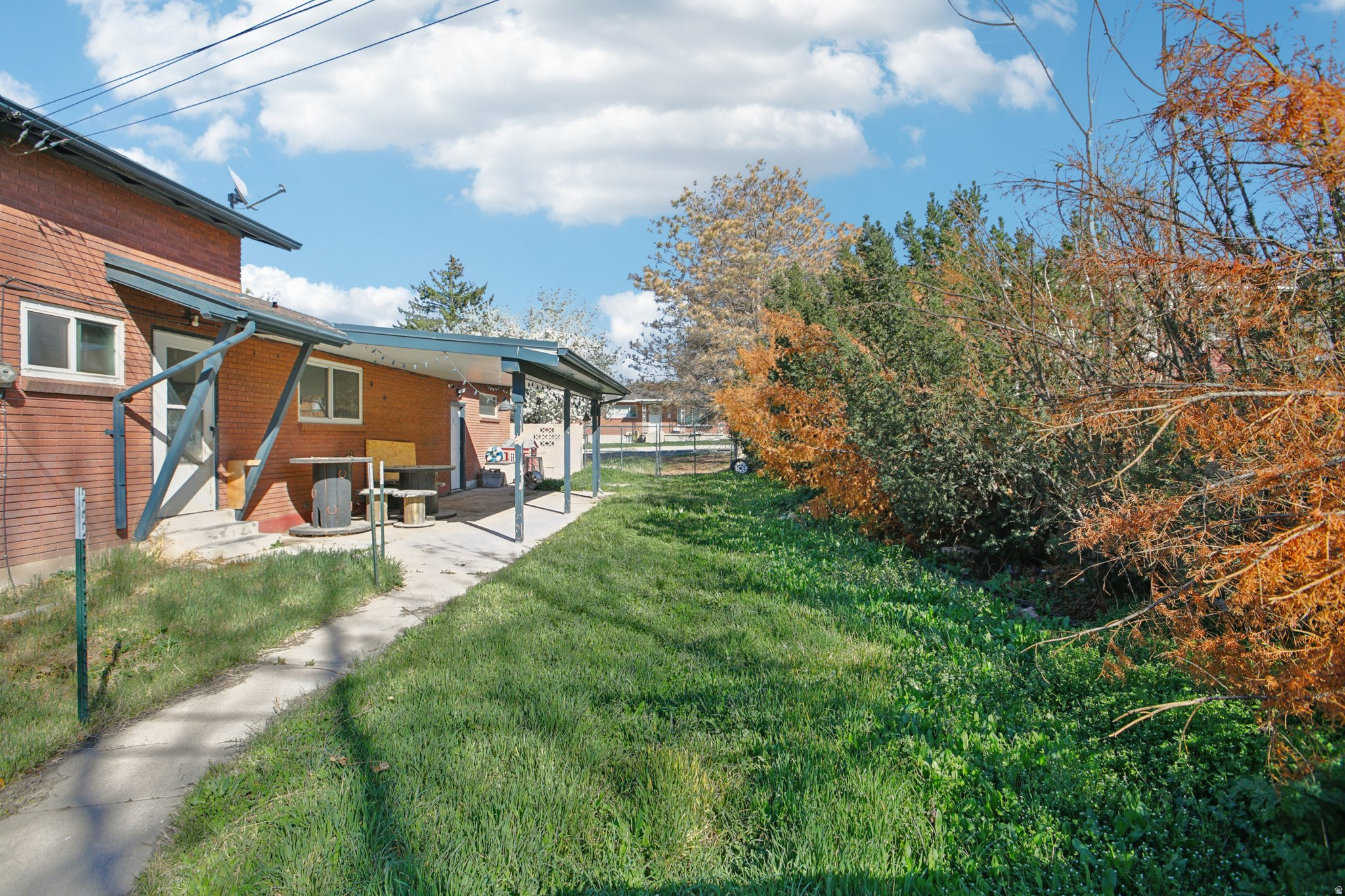 OQUIRRH HILLS - Residential