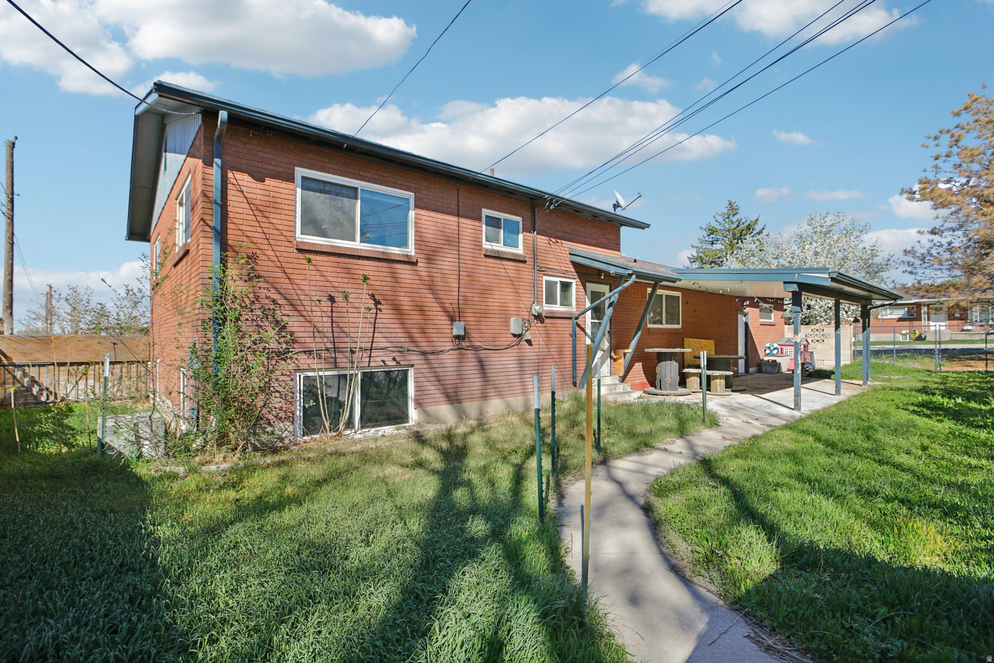 OQUIRRH HILLS - Residential