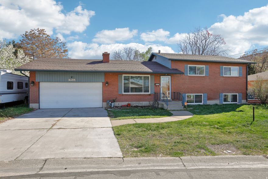 GRAND OPENING | OPEN HOUSE | MARCH 28 |  11AM-2PM | What a great home at an even greater value! This property offers so much for the price, including a finished basement, updated windows, and beautiful wood floors. Enjoy year-round comfort with central air and a newer water heater. The exterior features a covered patio perfect for relaxing or entertaining, a spacious two-car garage, and convenient RV parking. Don't miss this incredible opportunity to have an affordable home in a great neighborhood.