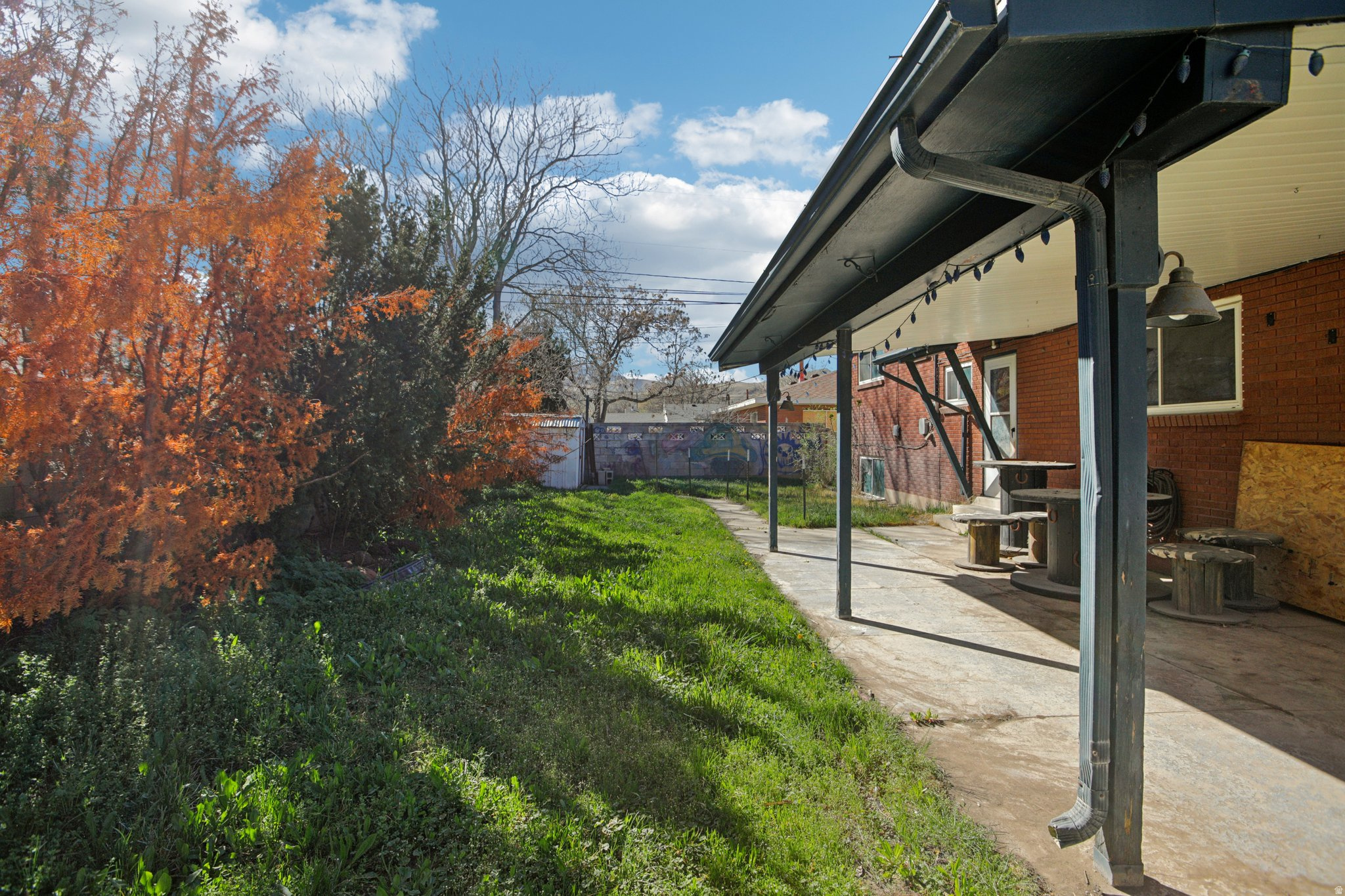OQUIRRH HILLS - Residential
