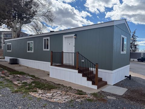 Mobile Home For Sale - 75 W 250 #31<br/> Clearfield, UT 84015