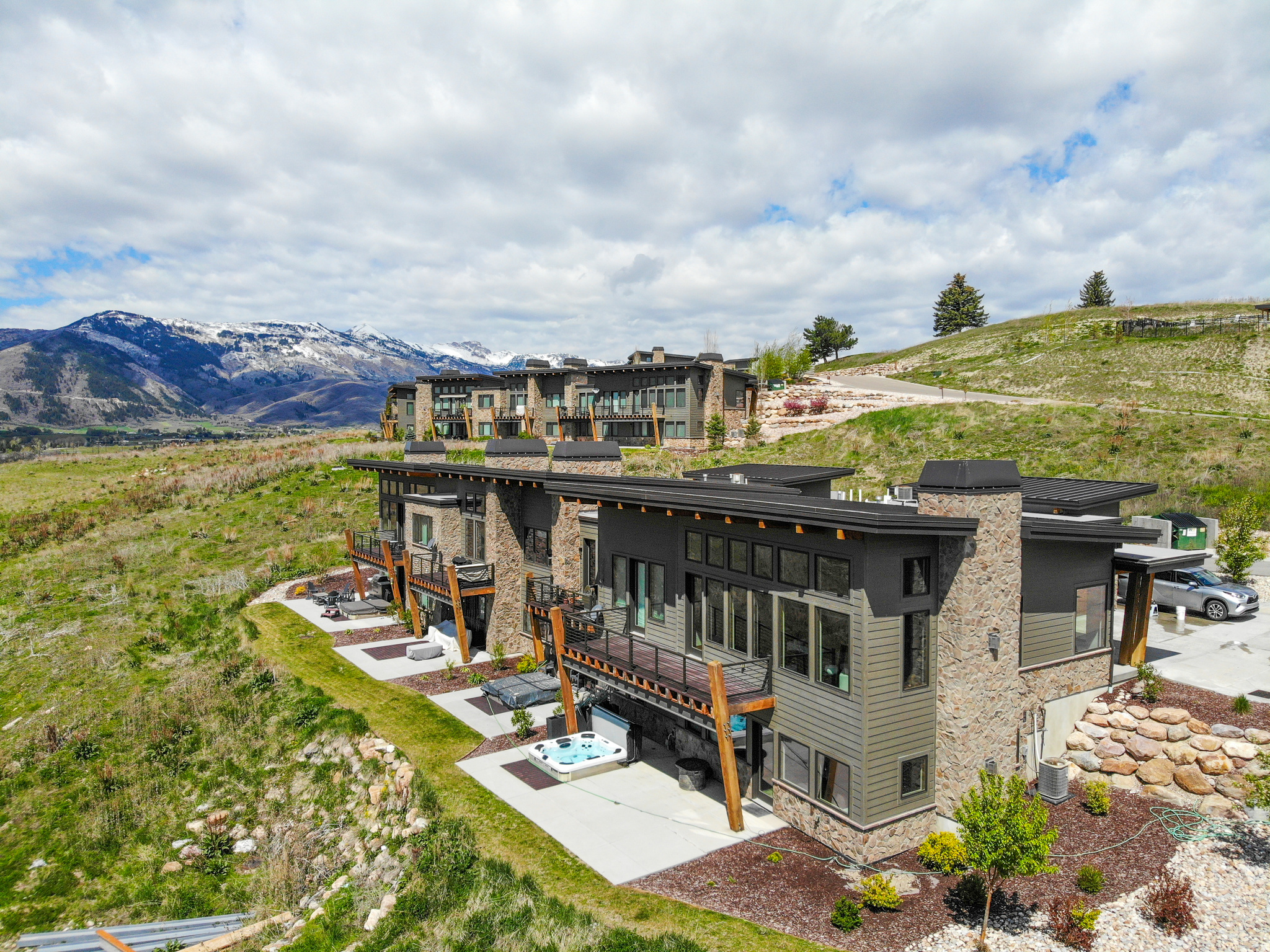 THE RIDGE TOWNHOMES - Residential