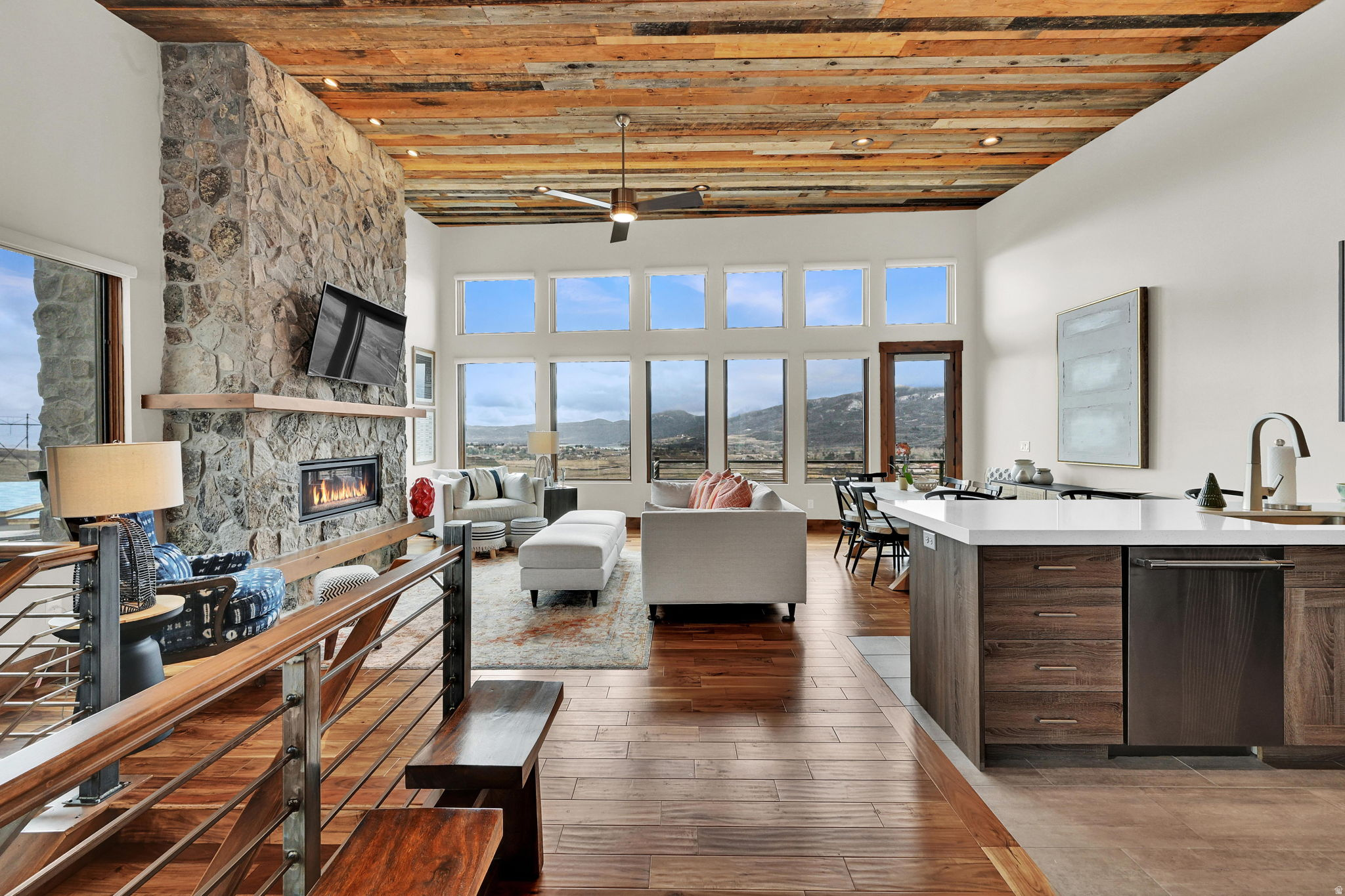 THE RIDGE TOWNHOMES - Residential