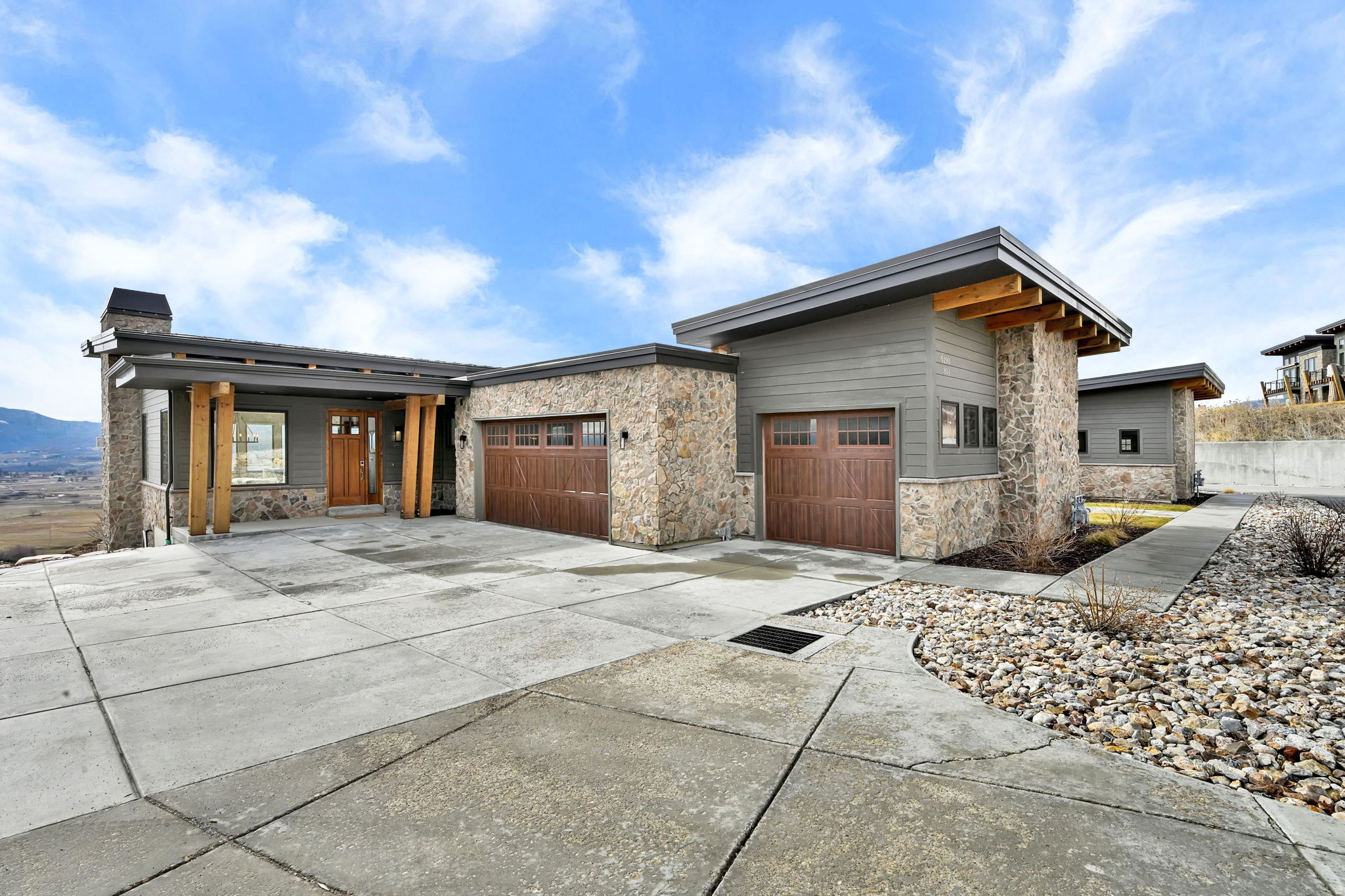 THE RIDGE TOWNHOMES - Residential