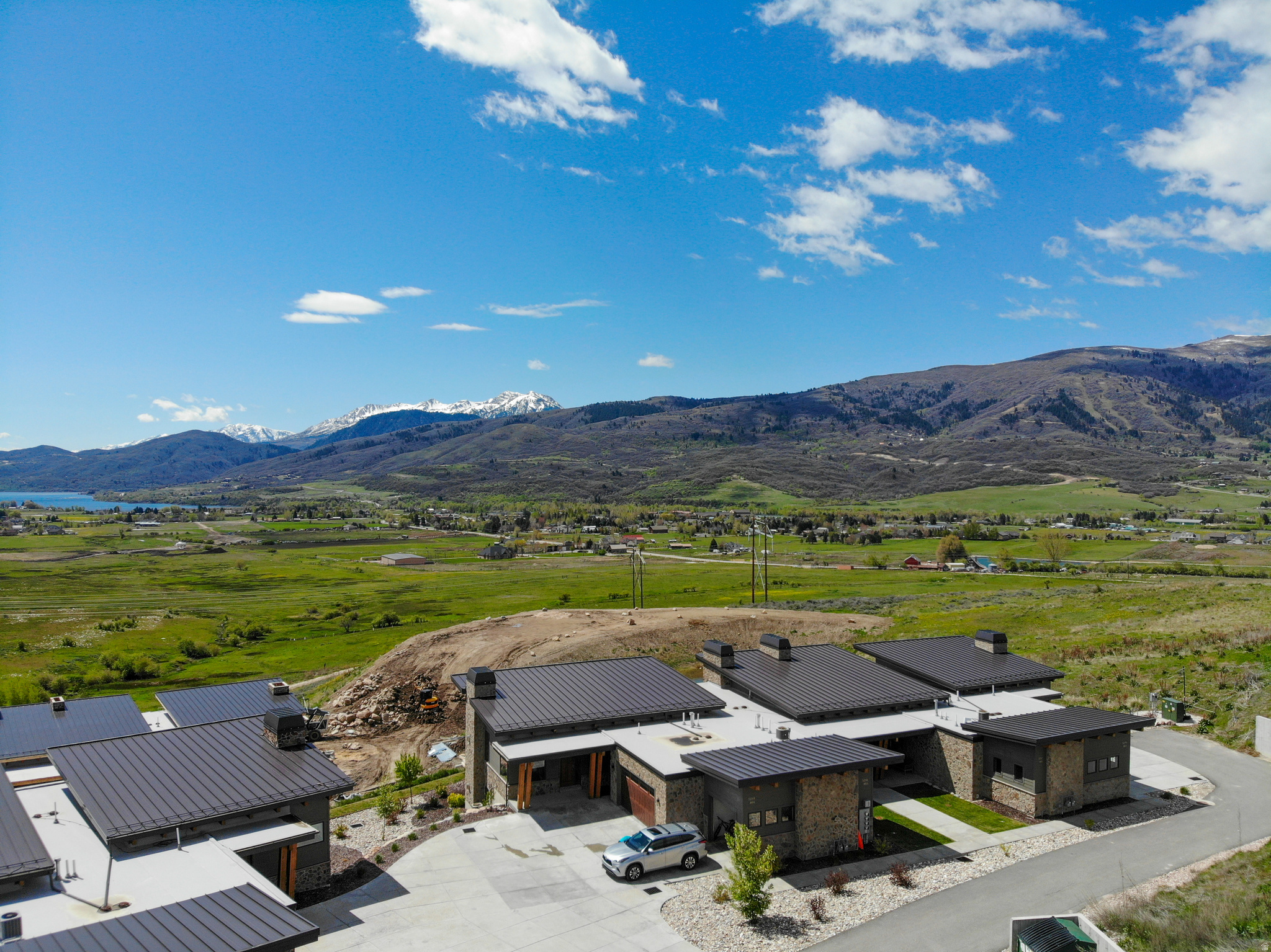 THE RIDGE TOWNHOMES - Residential