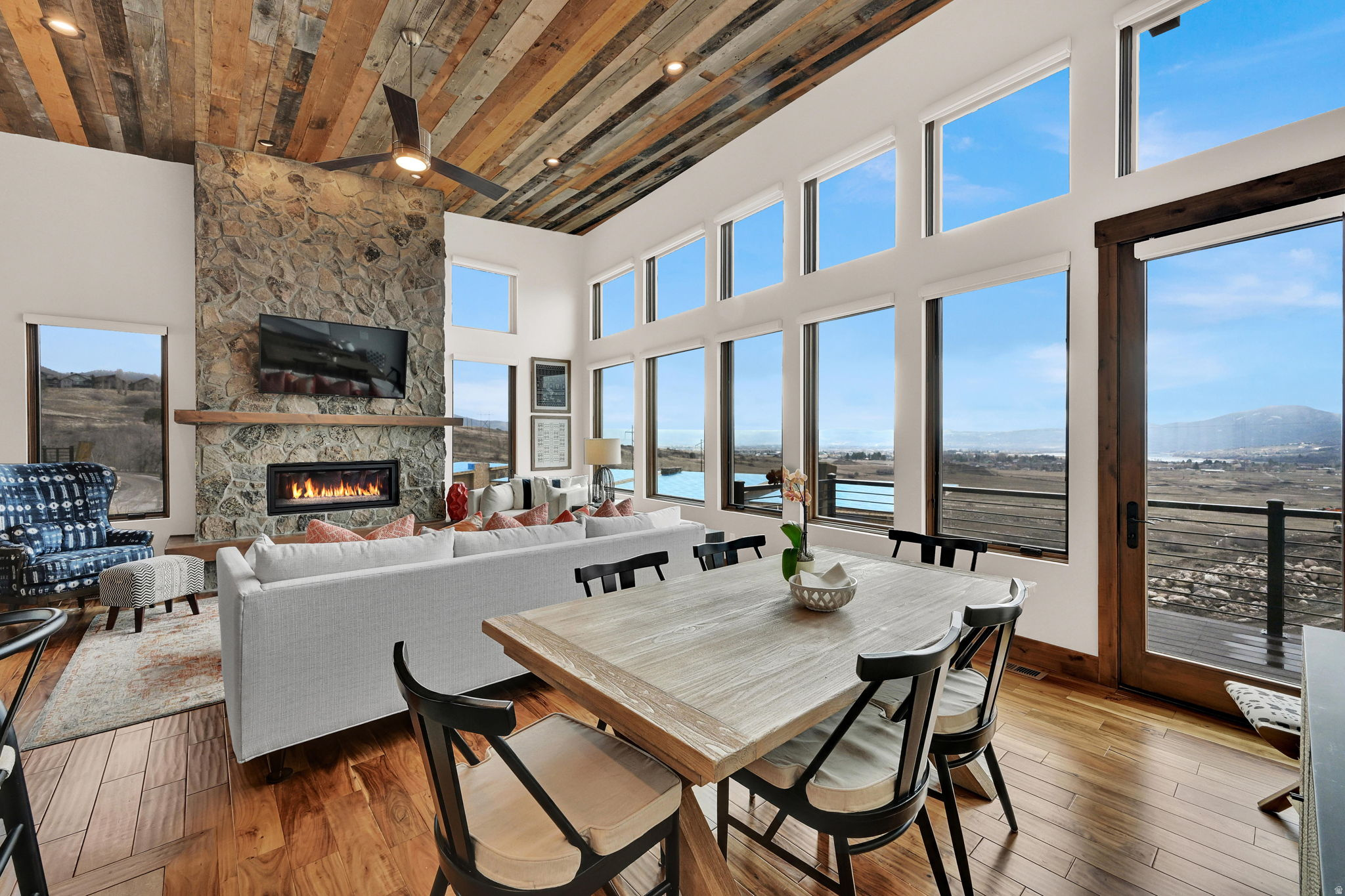 THE RIDGE TOWNHOMES - Residential