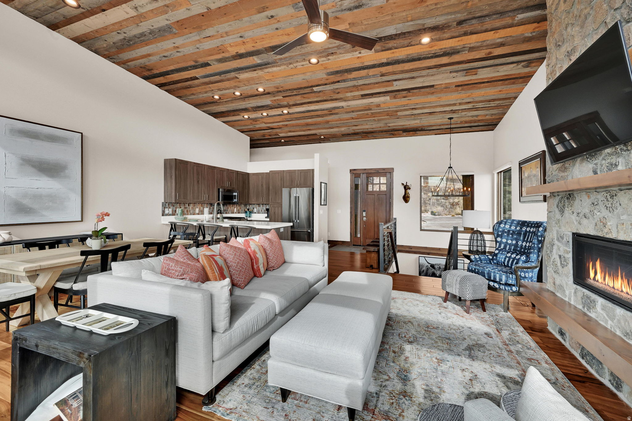 THE RIDGE TOWNHOMES - Residential