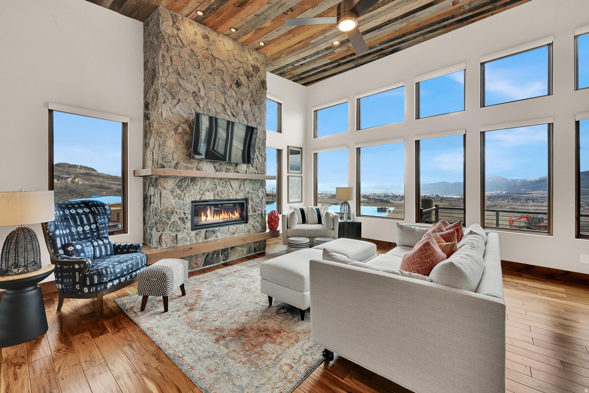 THE RIDGE TOWNHOMES - Residential