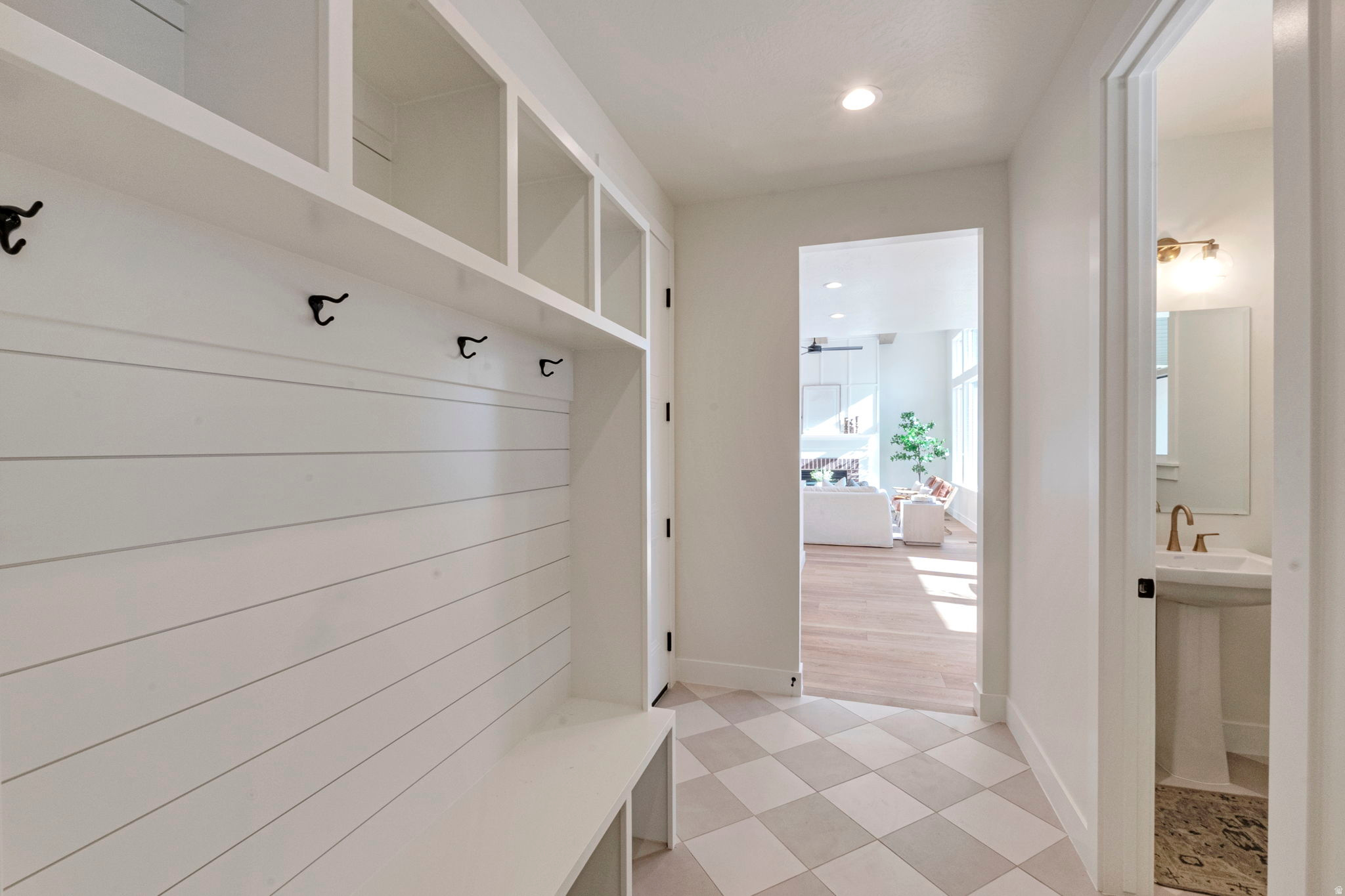 BEACON POINTE - Residential