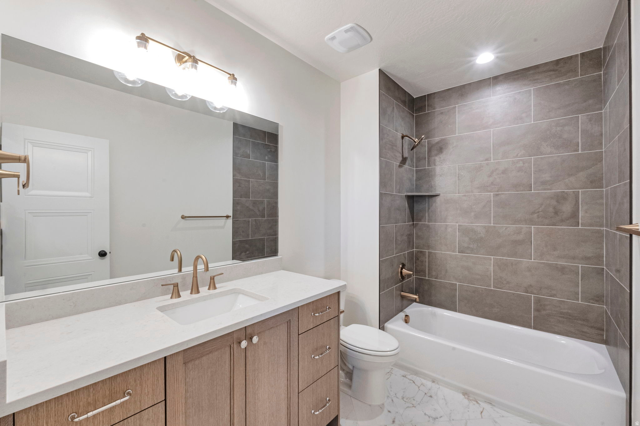 BEACON POINTE - Residential