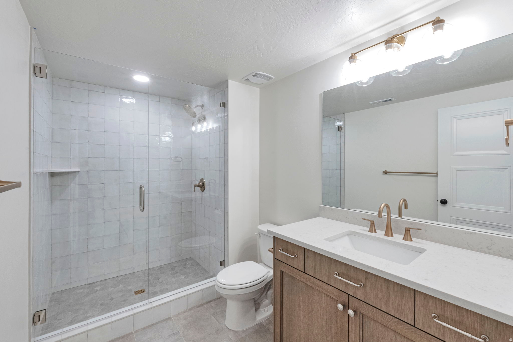 BEACON POINTE - Residential