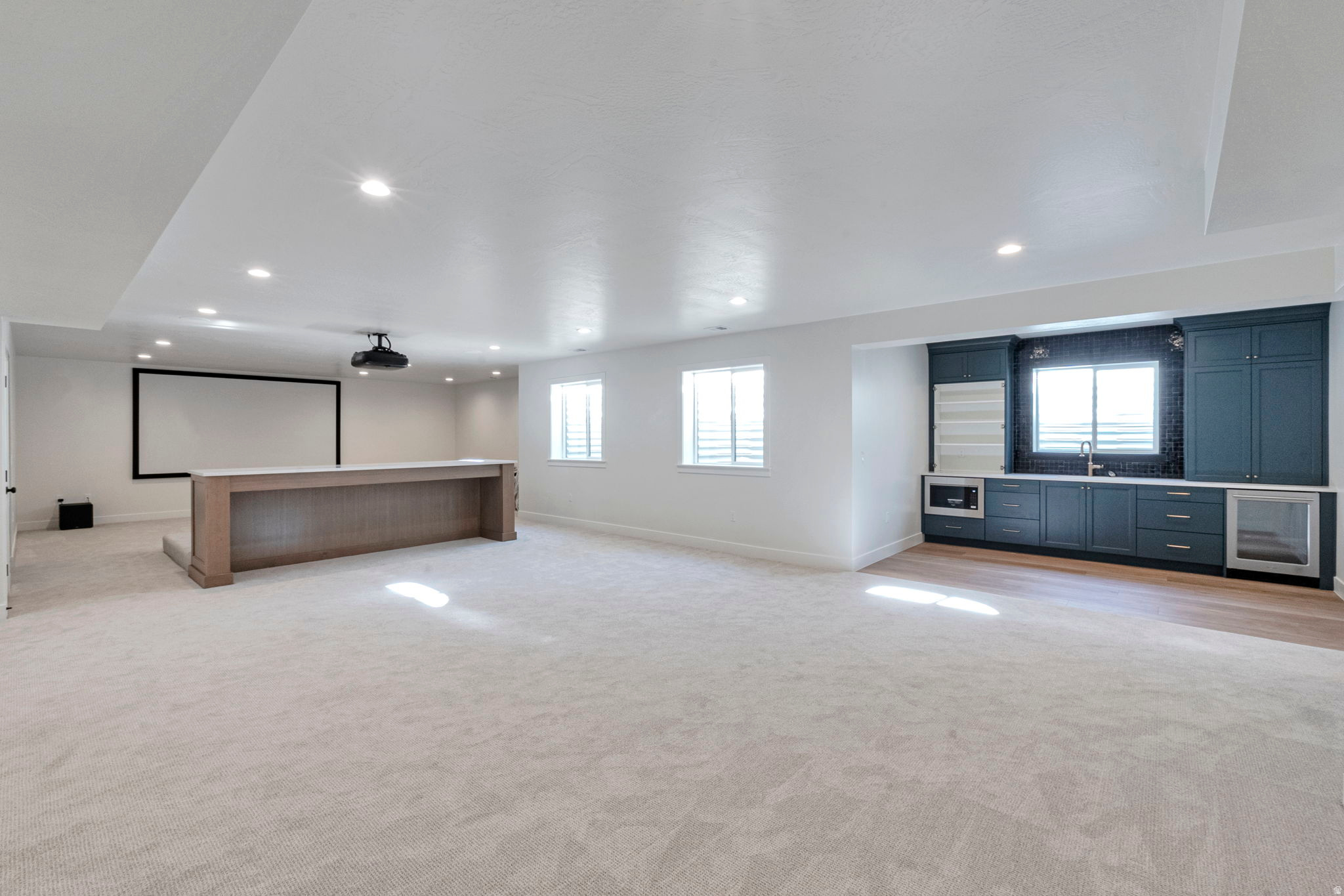 BEACON POINTE - Residential