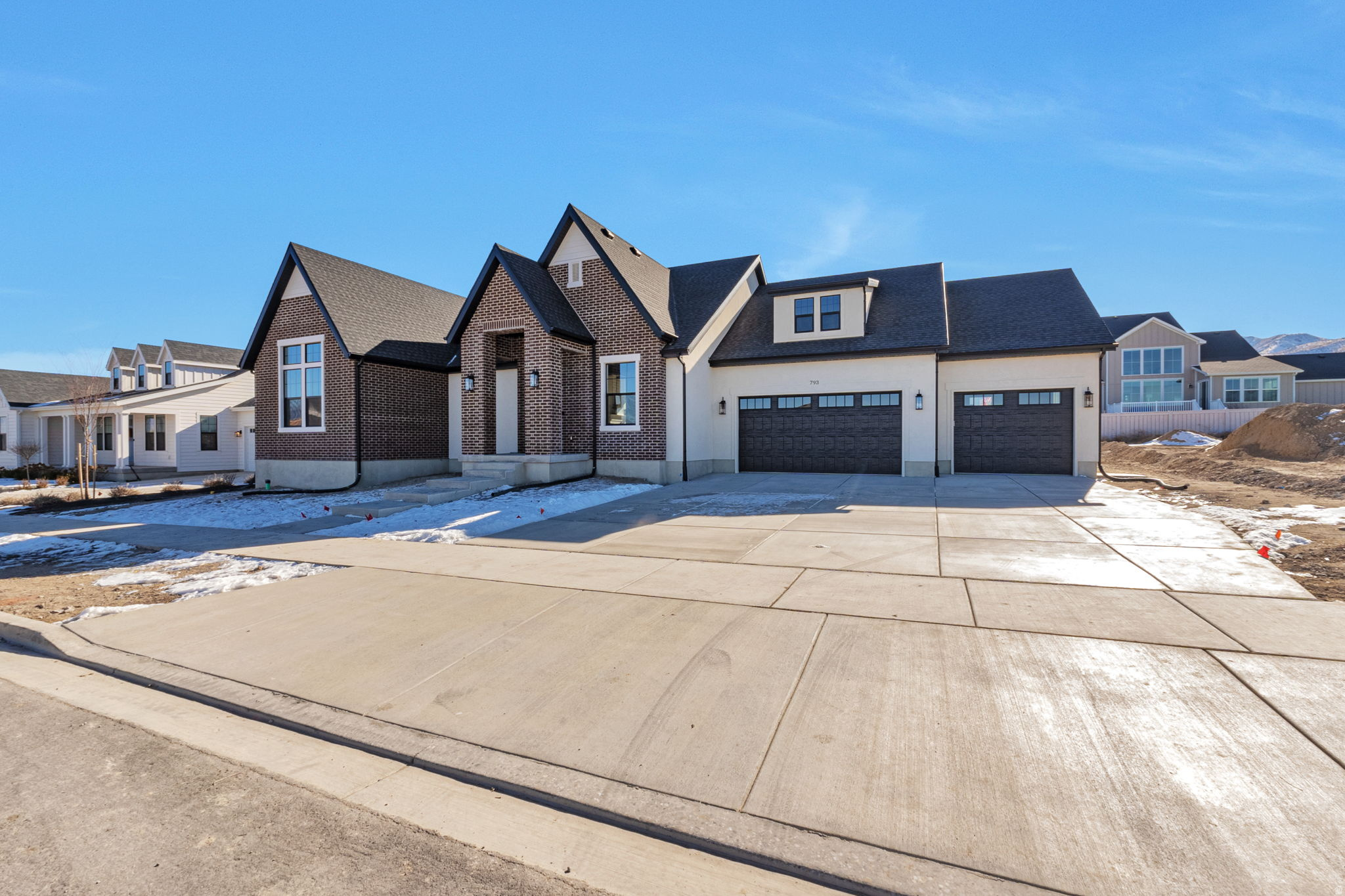 BEACON POINTE - Residential