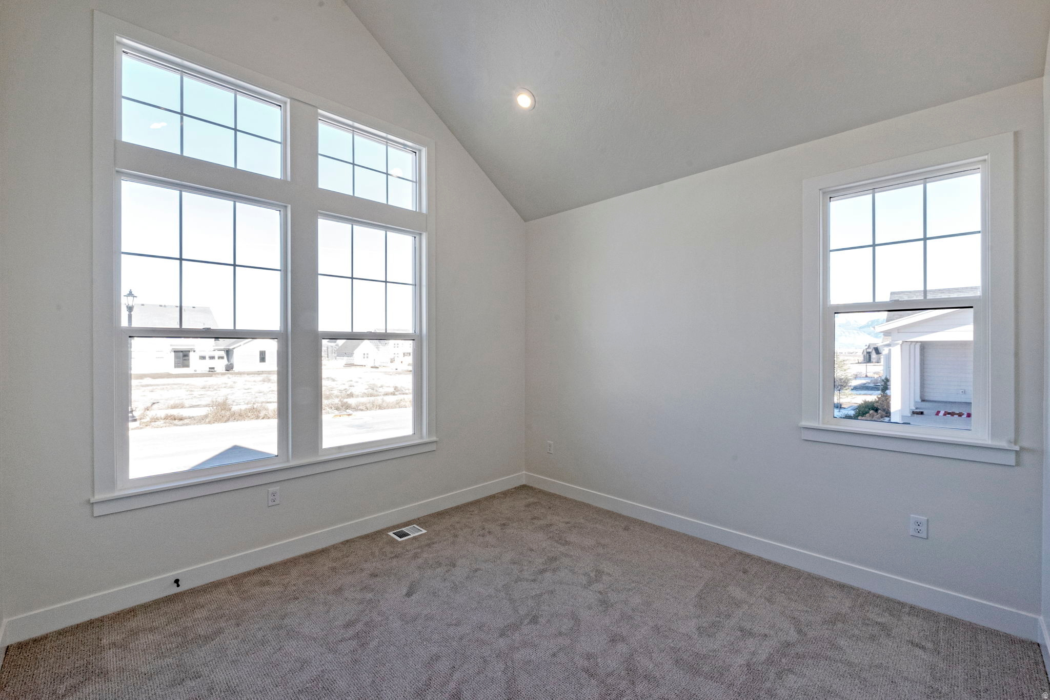 BEACON POINTE - Residential