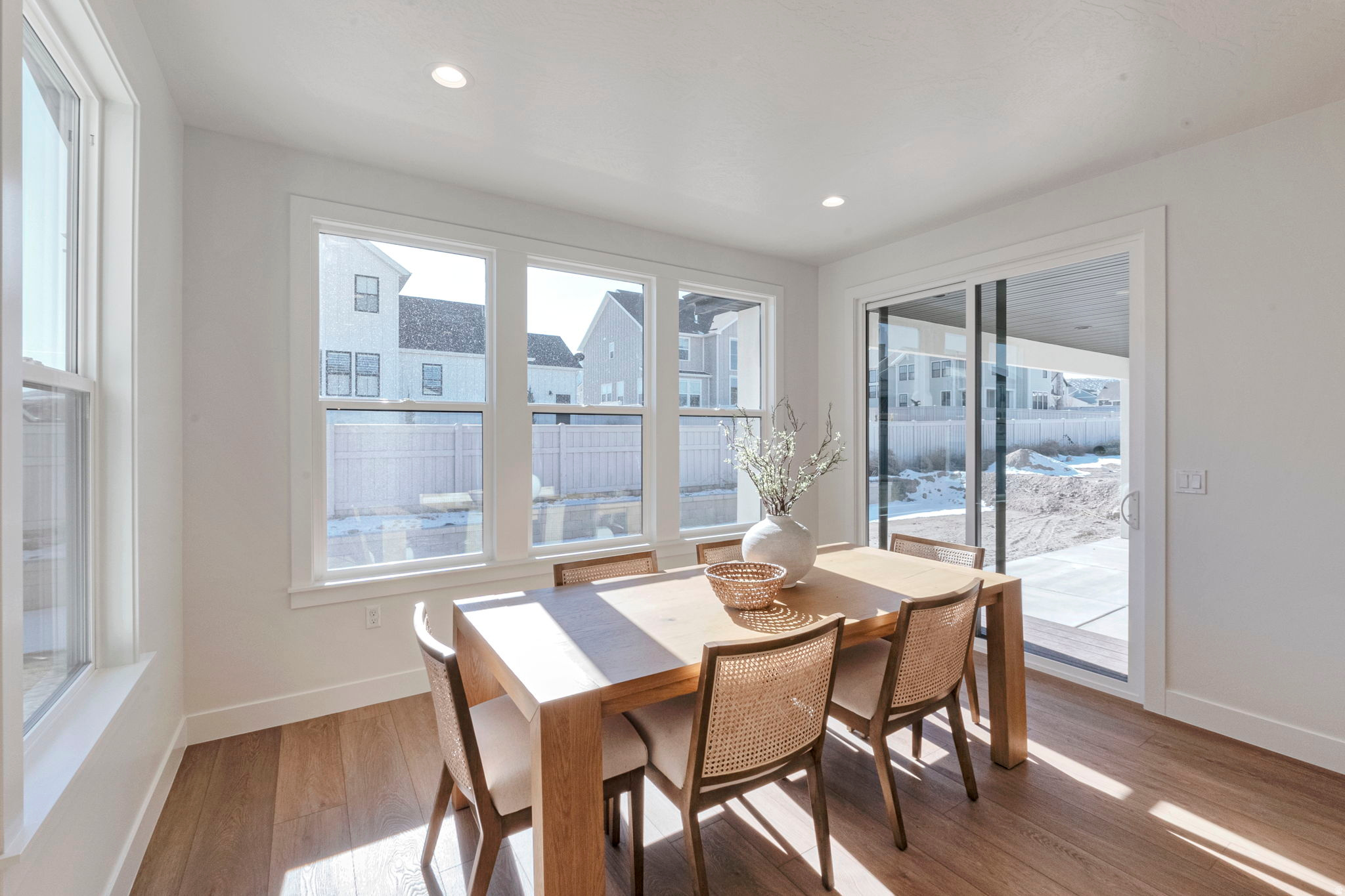 BEACON POINTE - Residential