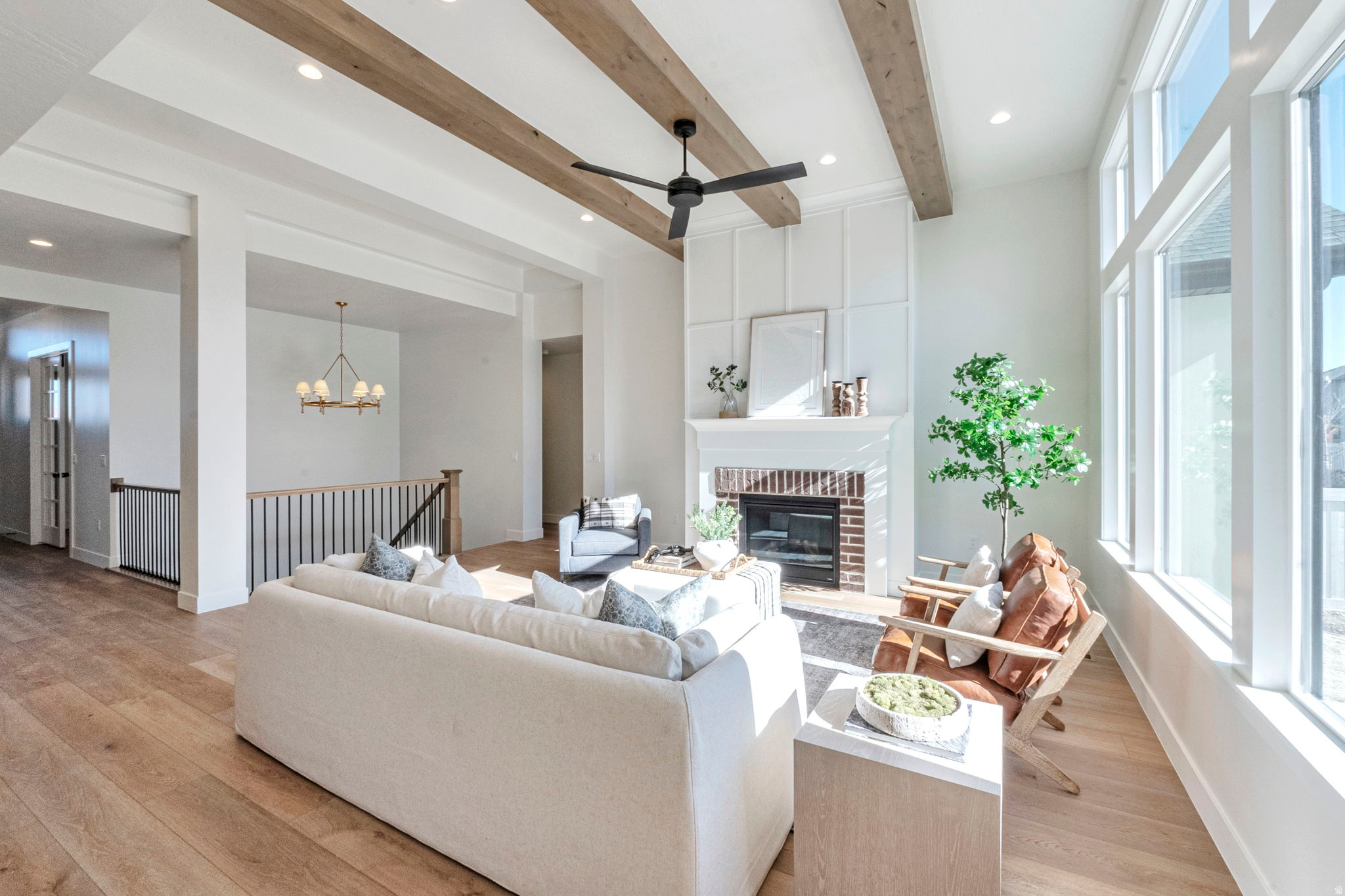 BEACON POINTE - Residential