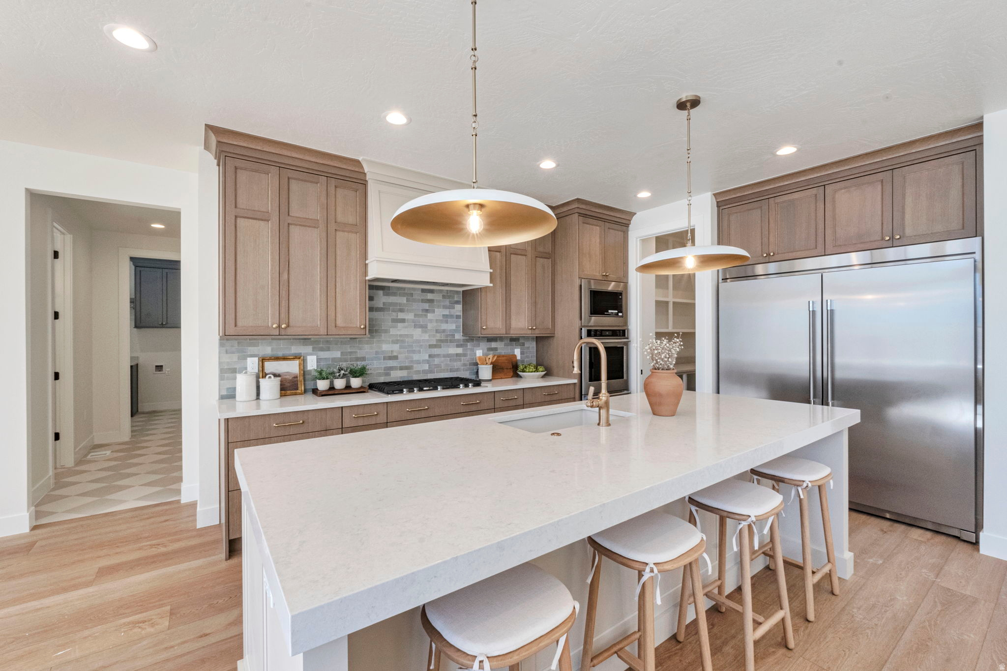 BEACON POINTE - Residential