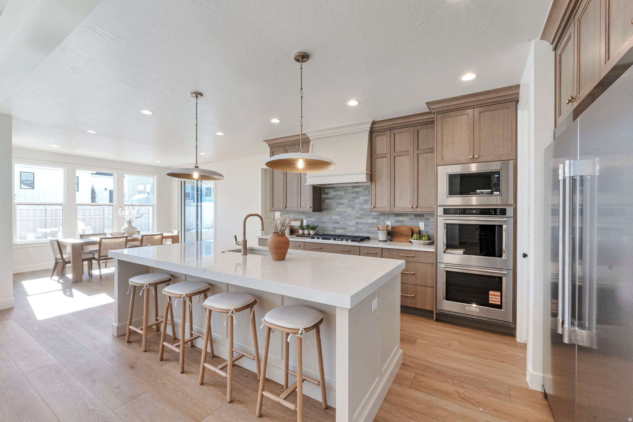 BEACON POINTE - Residential