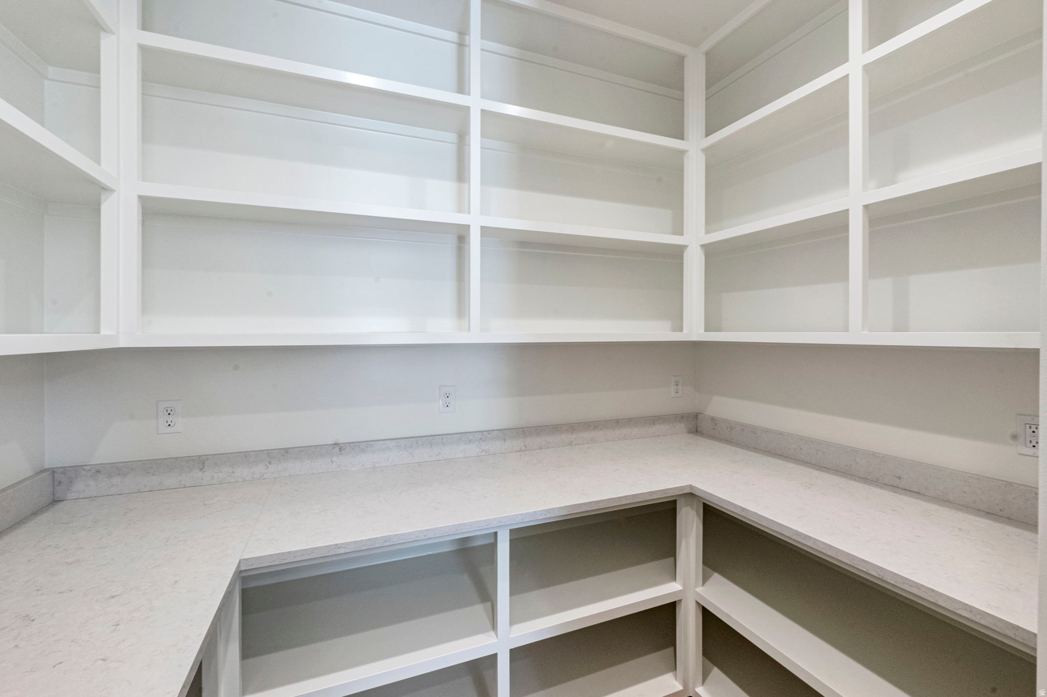 BEACON POINTE - Residential