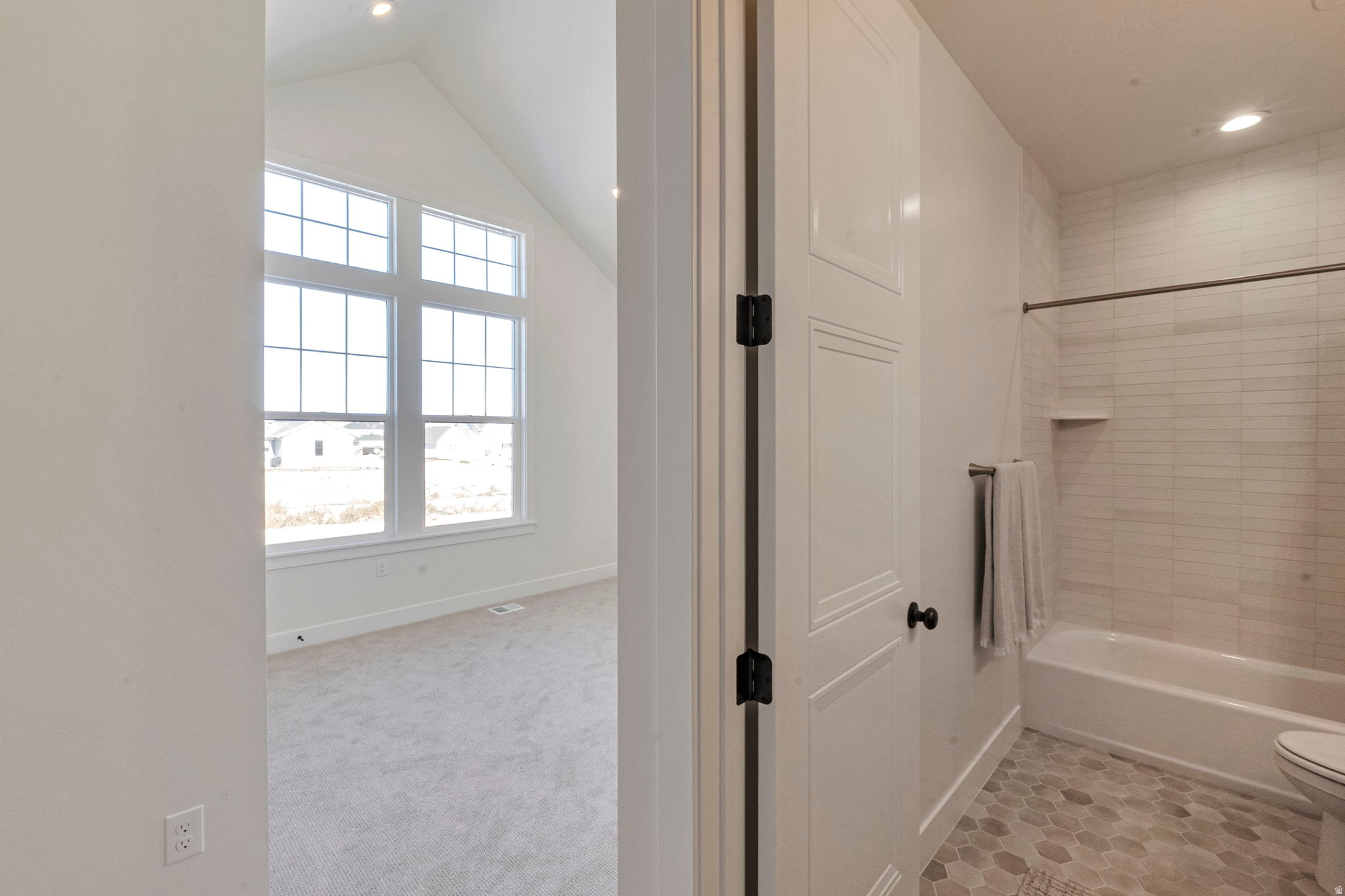 BEACON POINTE - Residential