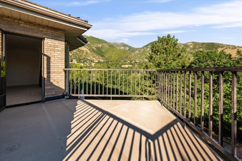 Tiny photo for 6082 BREEZE CIR, South Ogden, UT 84403 (MLS # 2180001)