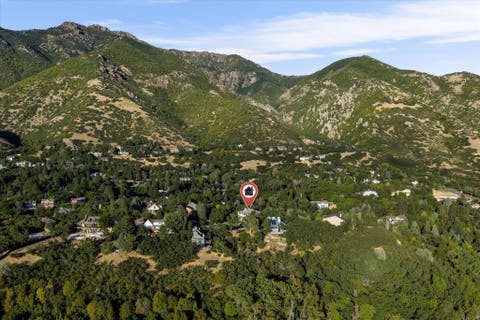 Tiny photo for 6082 BREEZE CIR, South Ogden, UT 84403 (MLS # 2180001)