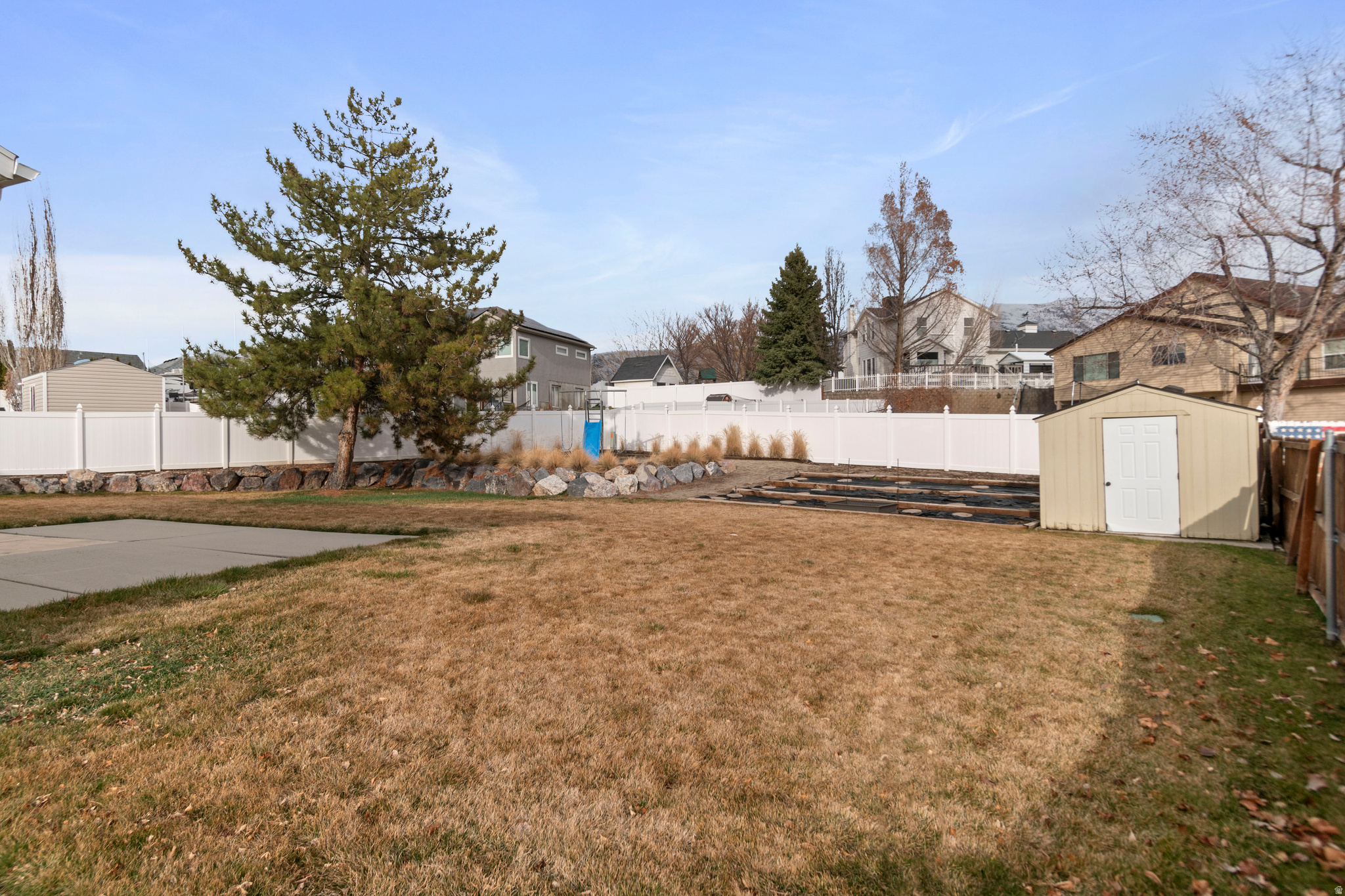 WEST MEADOWS - Residential