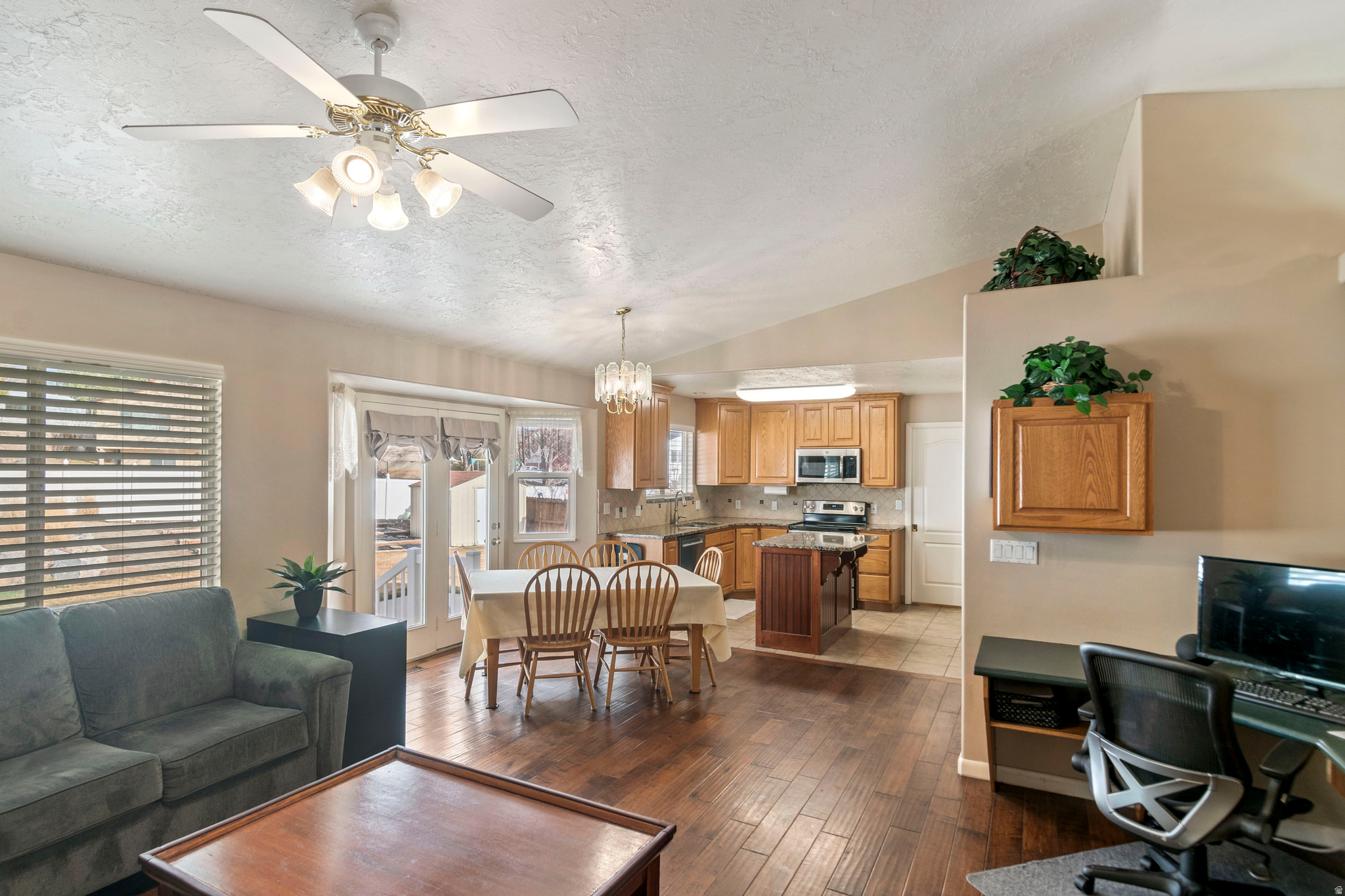 WEST MEADOWS - Residential