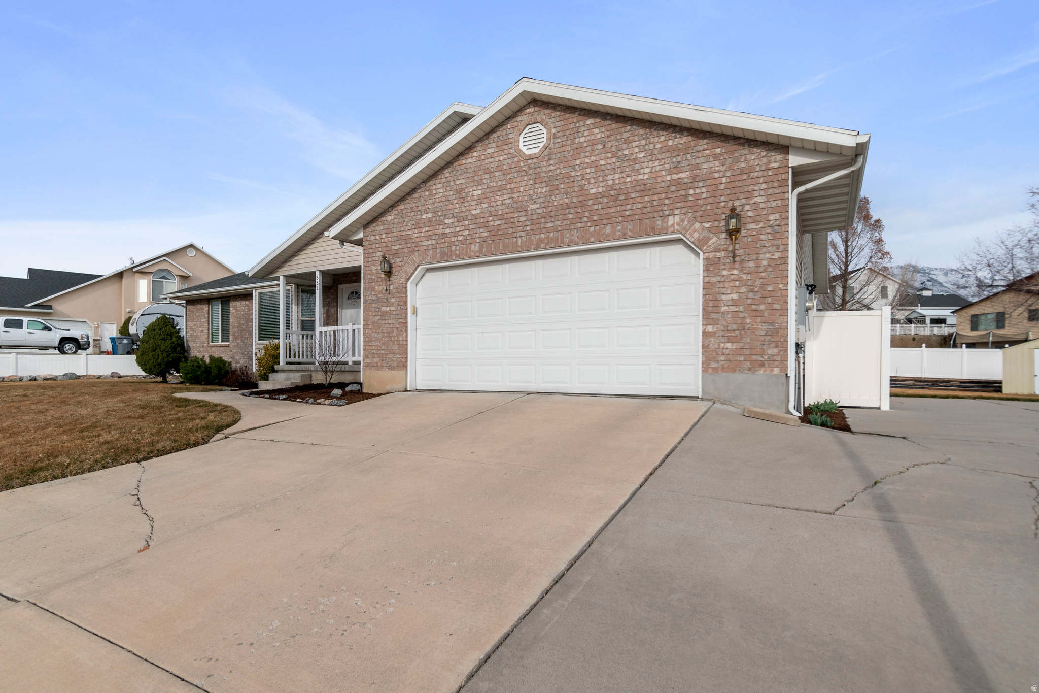 WEST MEADOWS - Residential