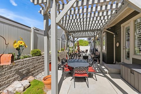 Tiny photo for 10718 S NAVARRO WAY, South Jordan, UT 84009 (MLS # 2151125)