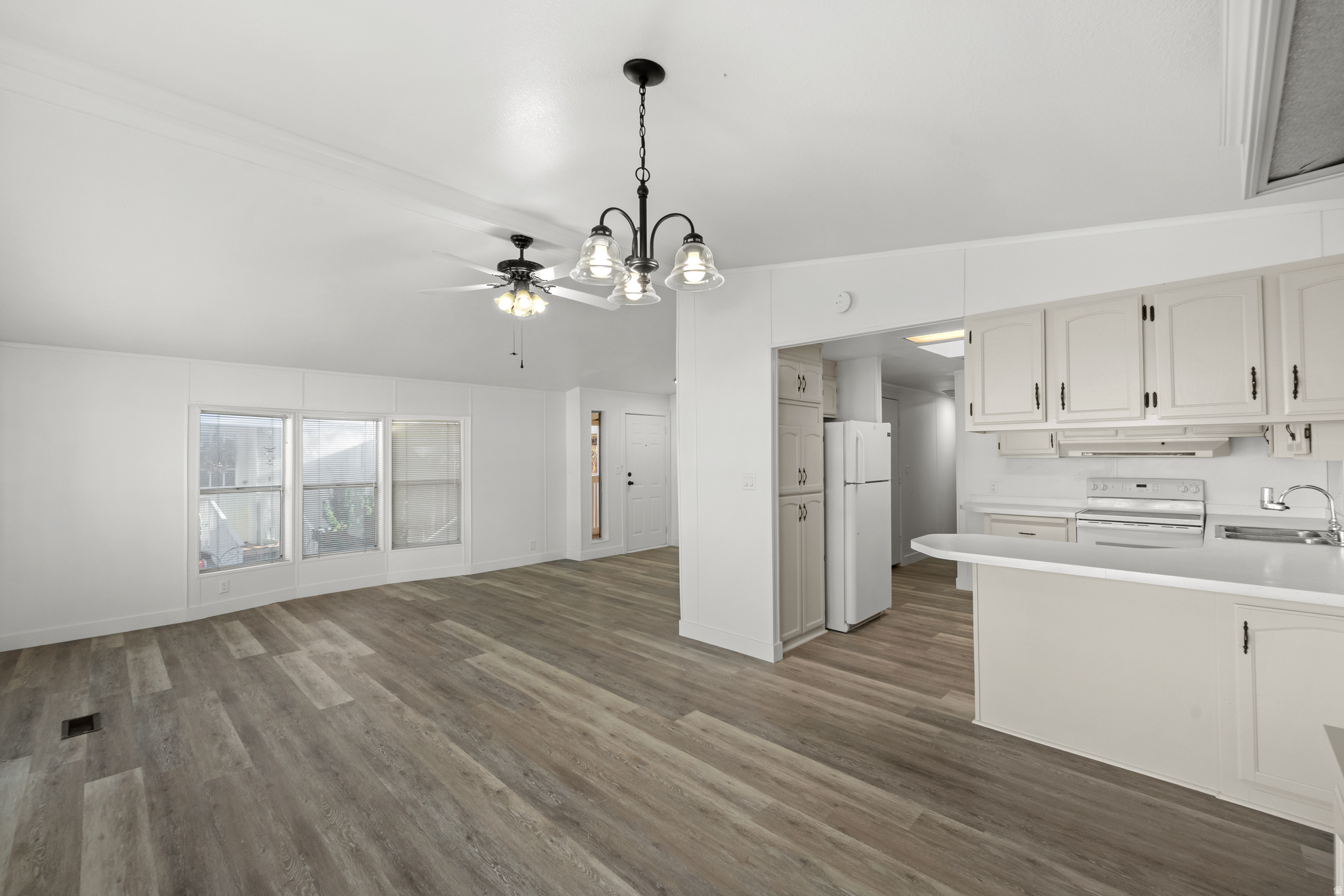 COTTONWOOD COVES MHC - Residential