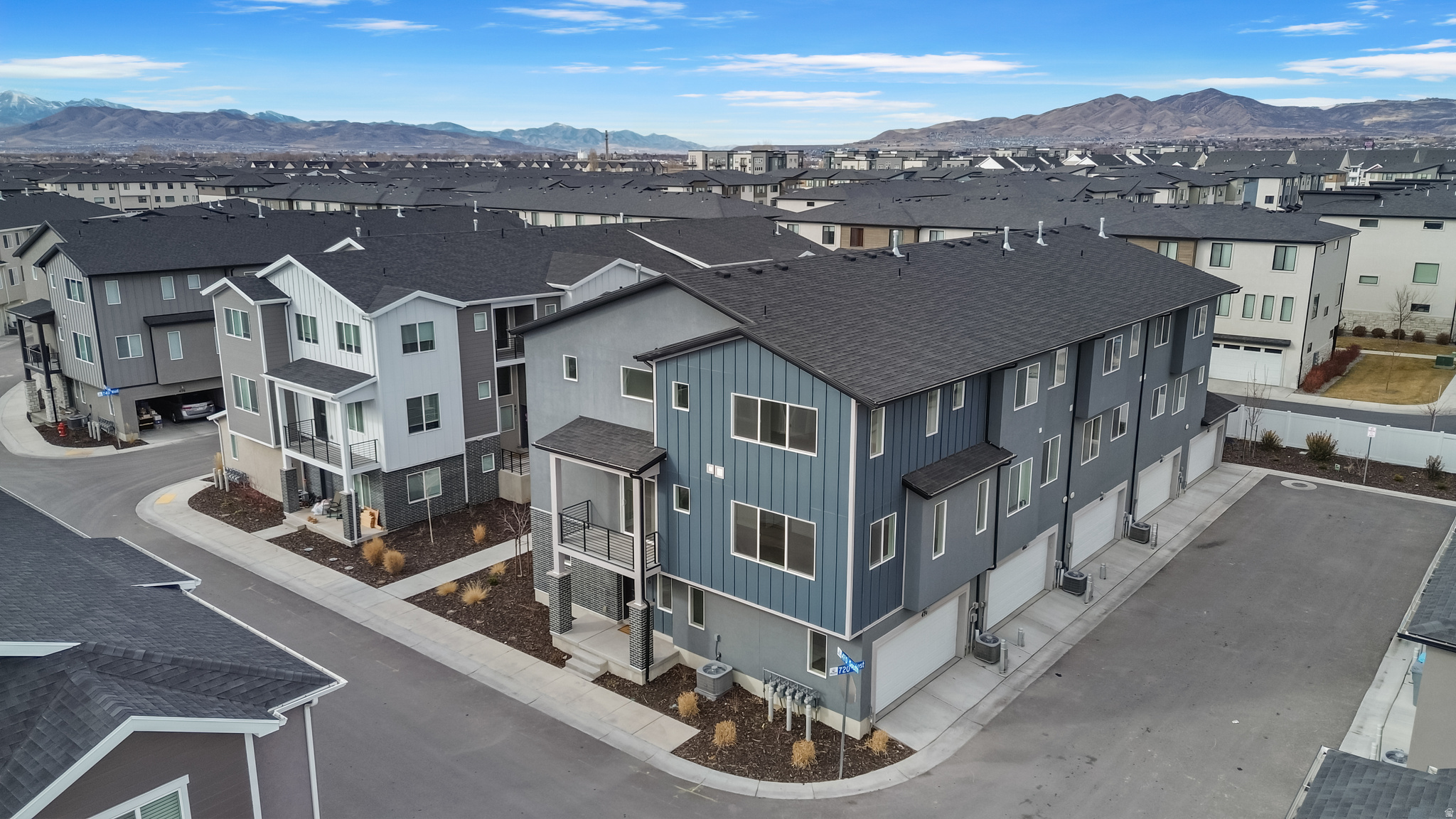 MEADOWBROOK - Residential