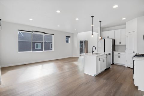 Tiny photo for 470 S 720 W, American Fork, UT 84003 (MLS # 2138133)