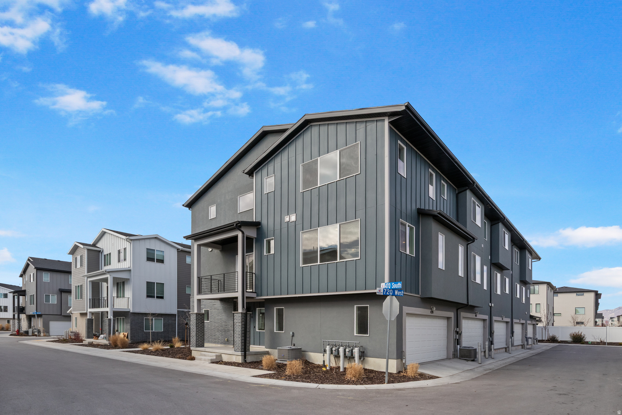 MEADOWBROOK - Residential